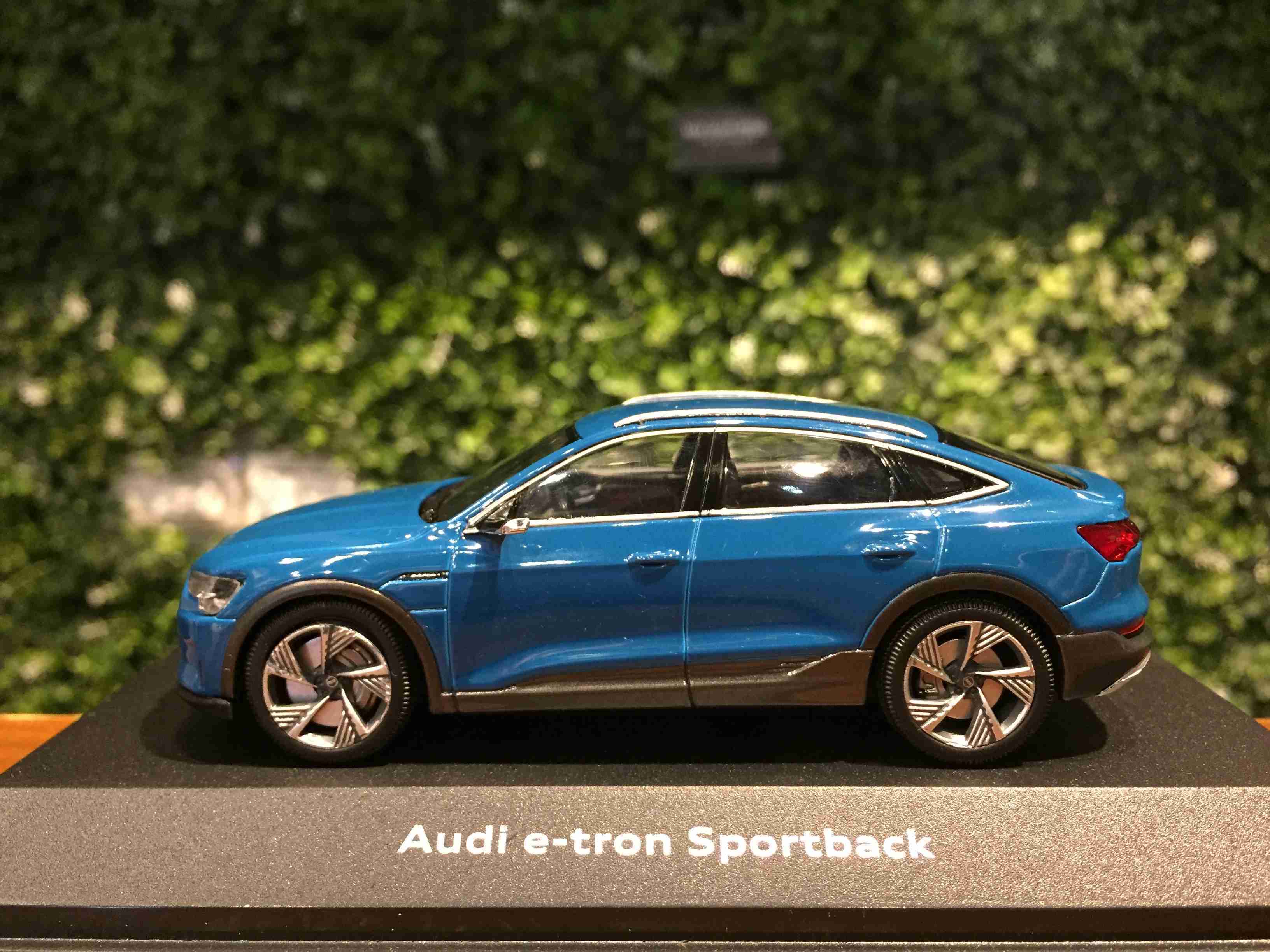 1/43 i-Scale Audi e-tron Sportback 2020 4300103【MGM】