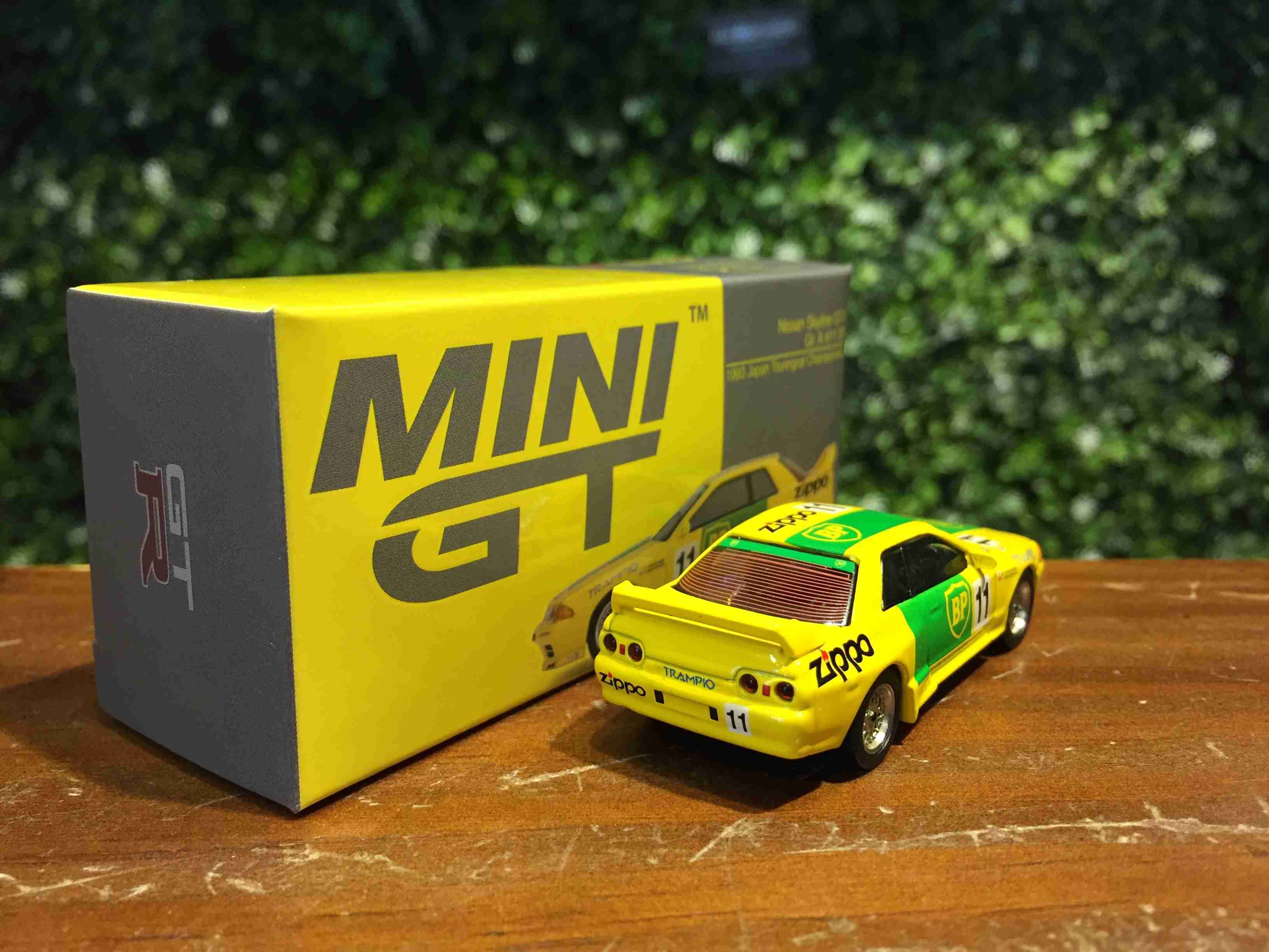 1/64 Mini GT Nissan Skyline GT-R R32 #11 BP MGT00178R【MGM】