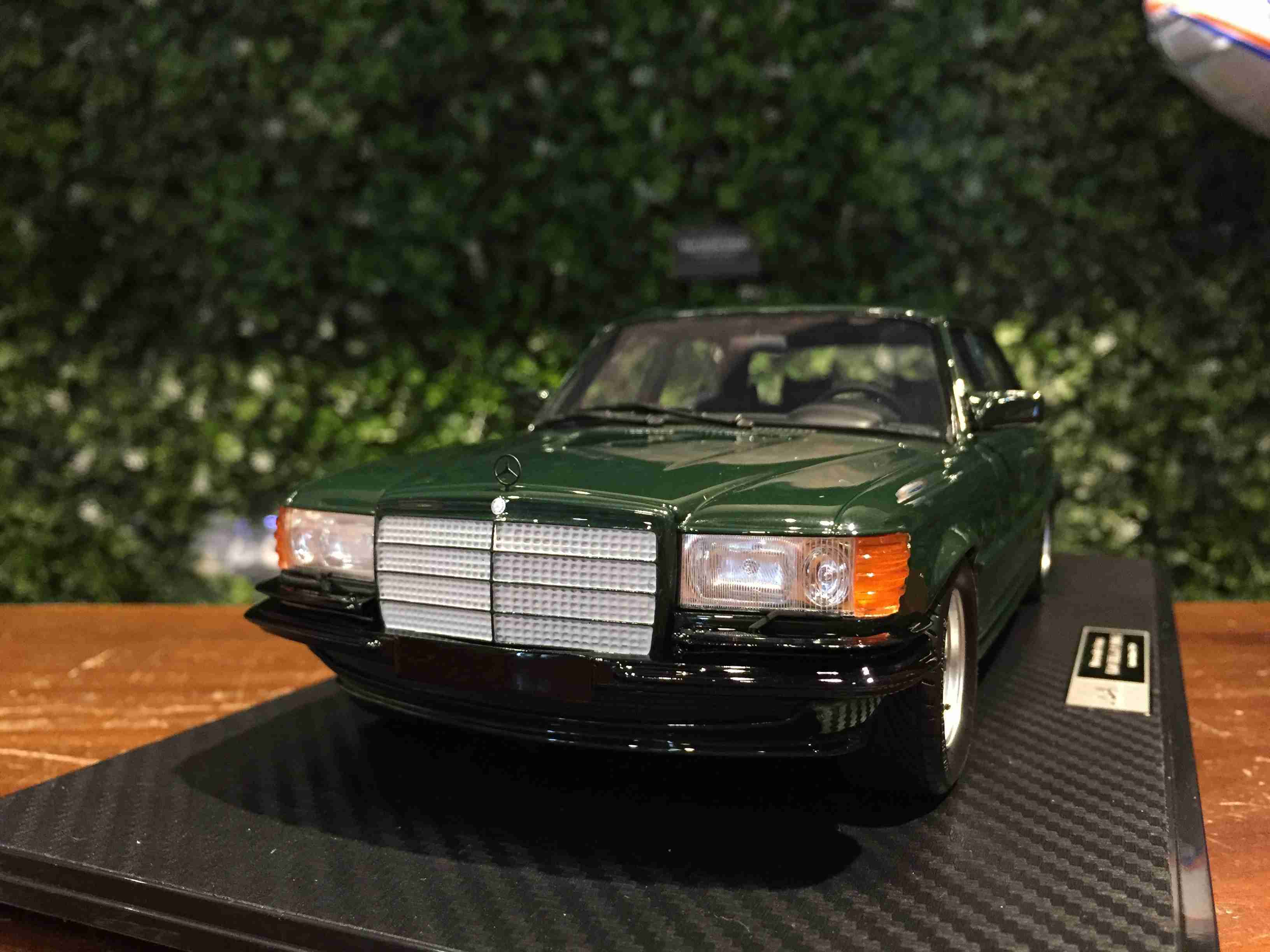 1/18 IVY Mercedes-Benz 450 SEL 6.9 AMG Green IM1803E【MGM】