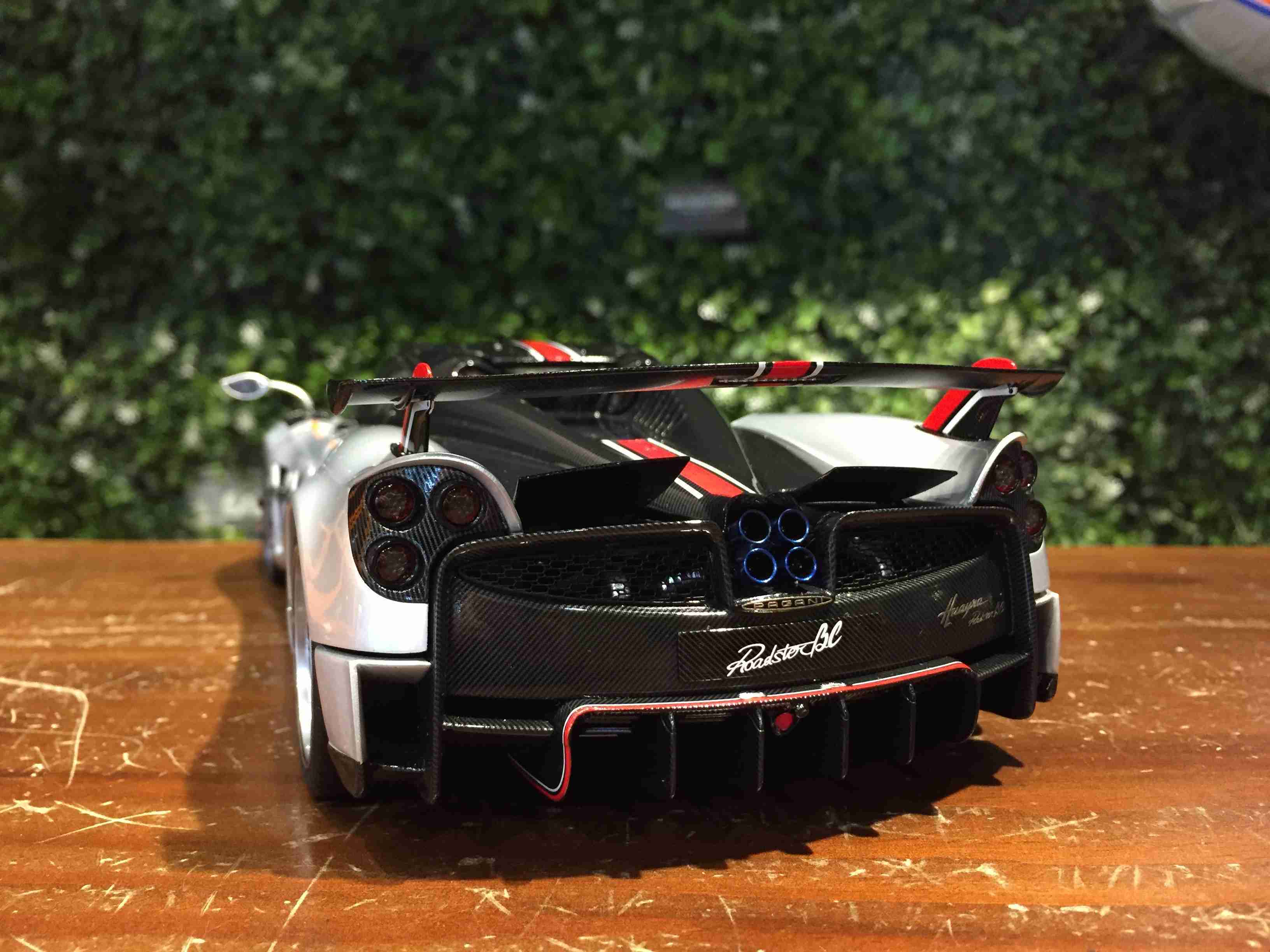 1/18 LCD Pagani Huayra Roadster BC Silver LCD18008SI【MGM】