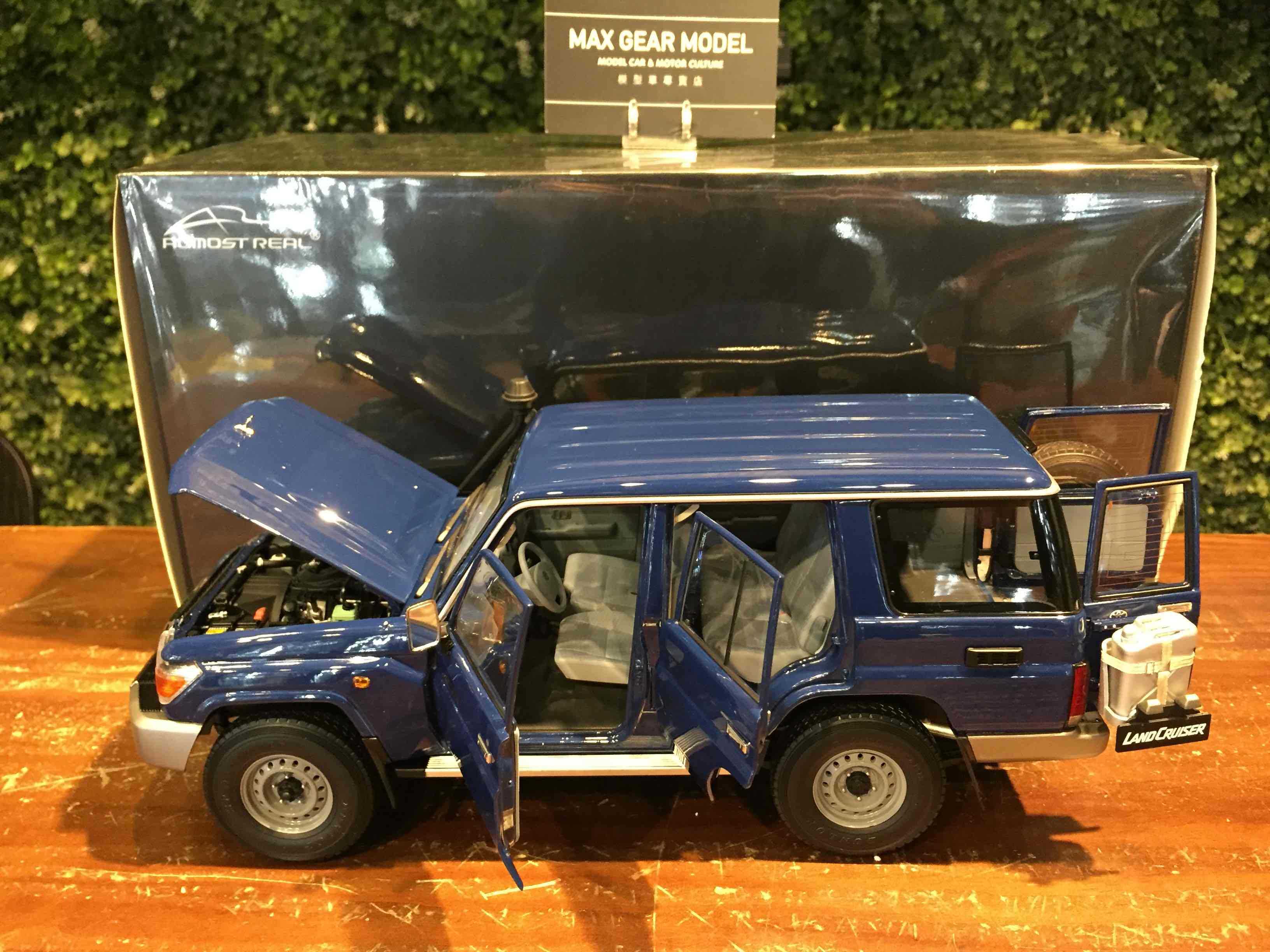 1/18 Almost Real Toyota Land Cruiser 70 (76) 870101【MGM】