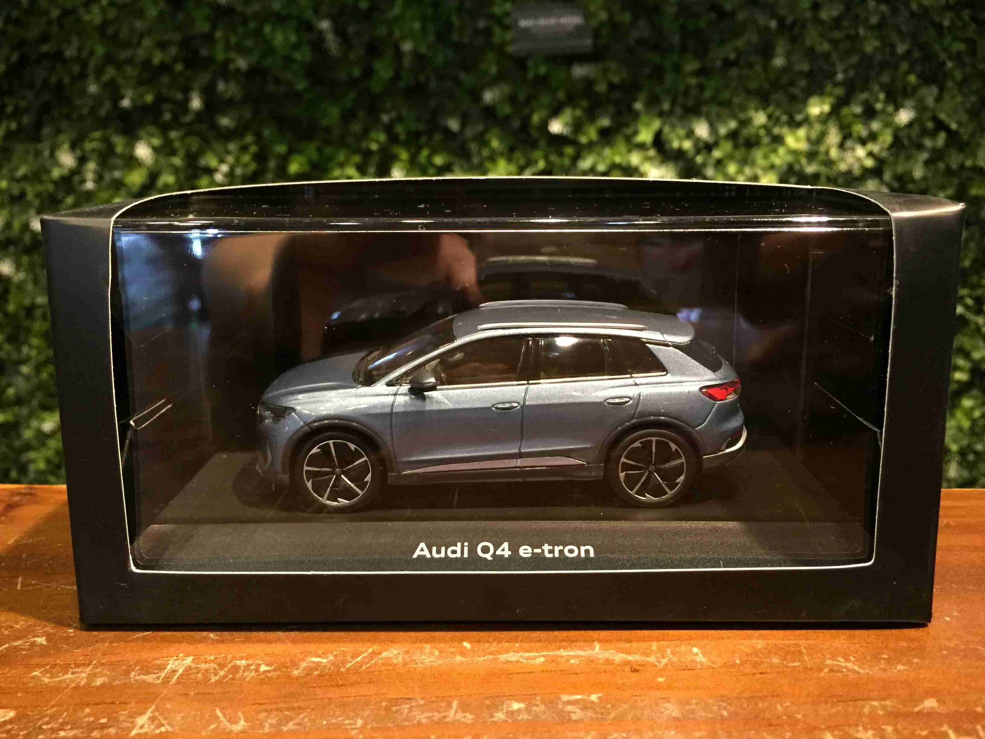 1/43 Spark Audi Q4 e-tron 2021 Geyser Blue 5012124631【MGM】