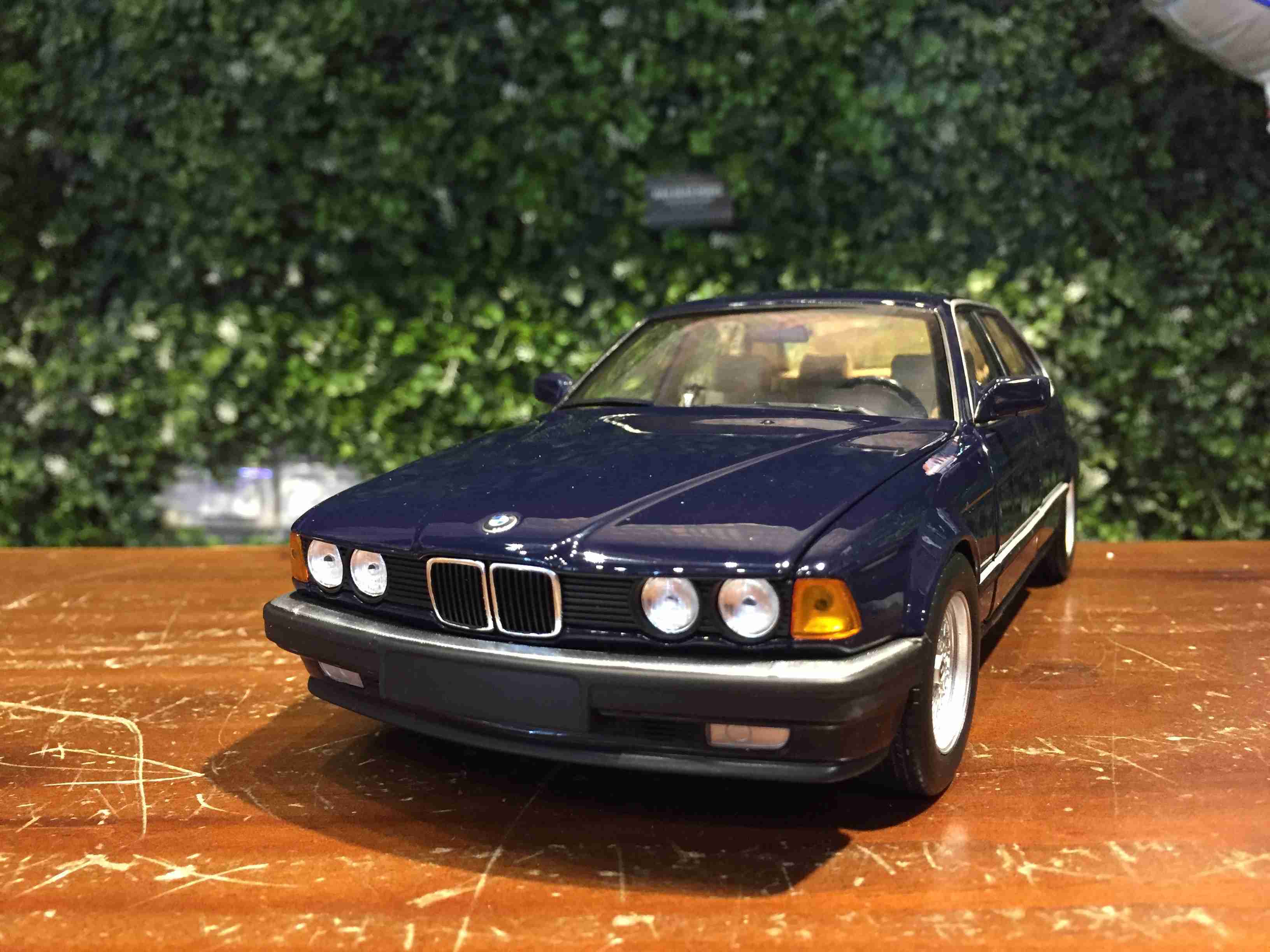 1/18 Minichamps BMW 730i (E32) 1986 Blue 113023003【MGM】