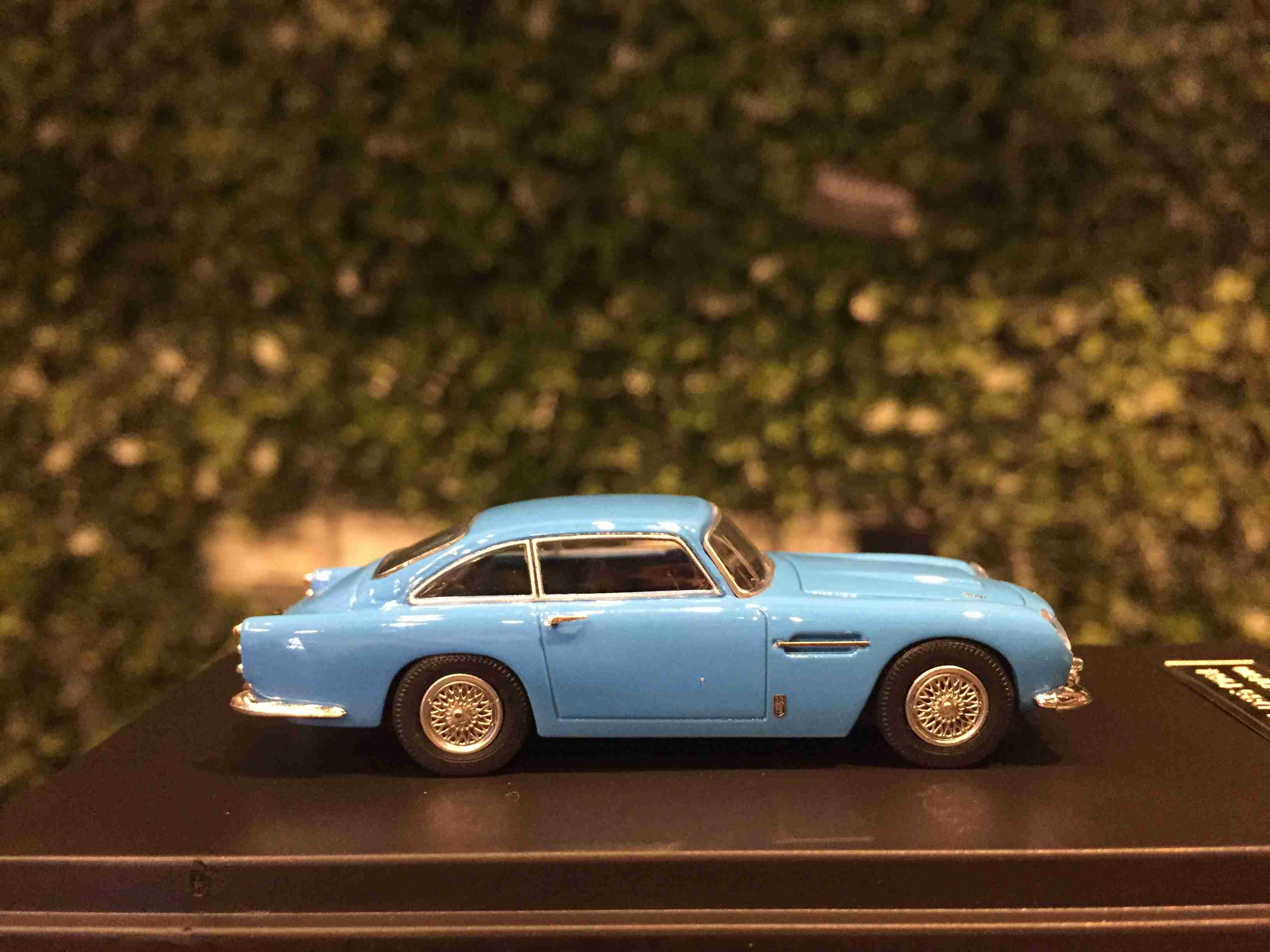 1/64 DCM Aston Martin DB5 60th Blue【MGM】