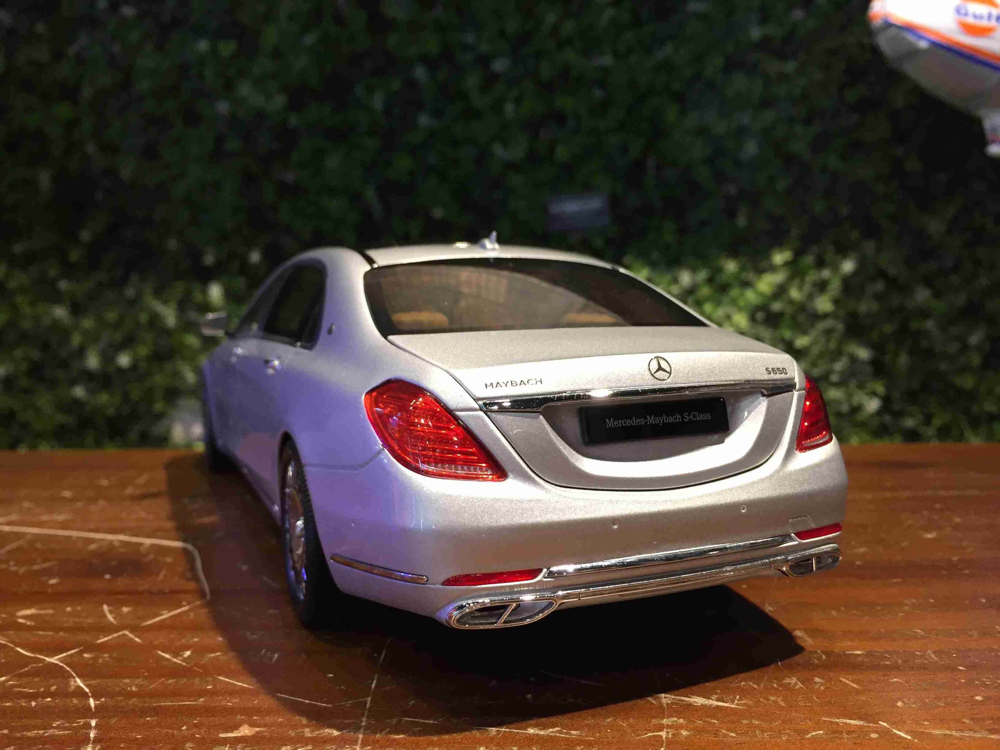 1/18 Almost Real Mercedes-Maybach S-Class S650 820113【MGM】