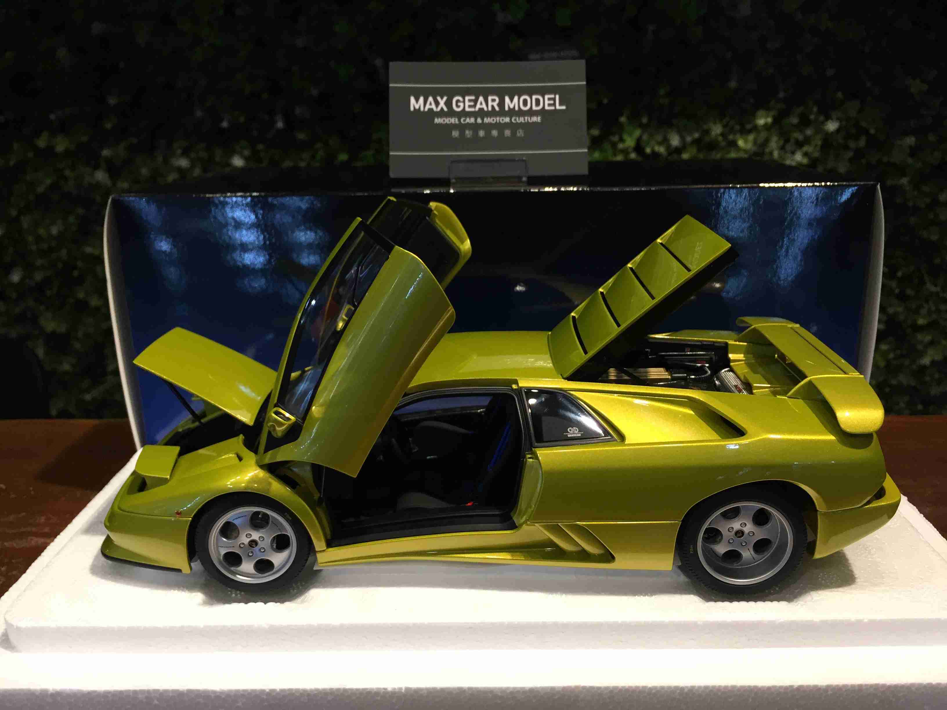 1/18 AUTOart Lamborghini Diablo SE30 Yellow 79157【MGM】