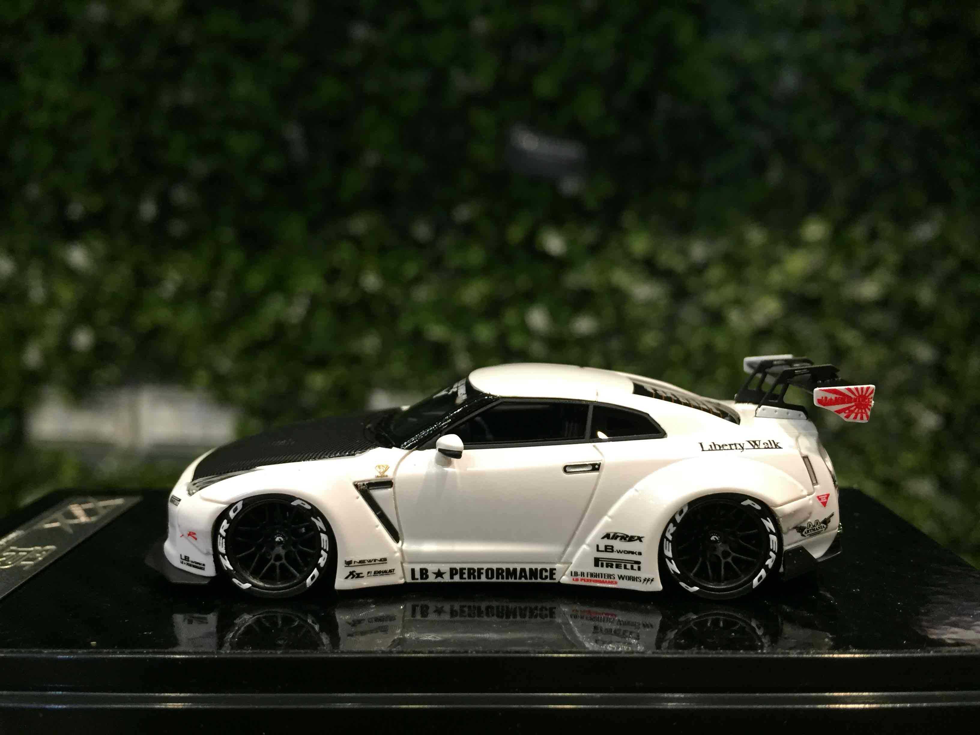 1/64 YM-Model LBWK Nissan GT-R (R35) White/Black【MGM】