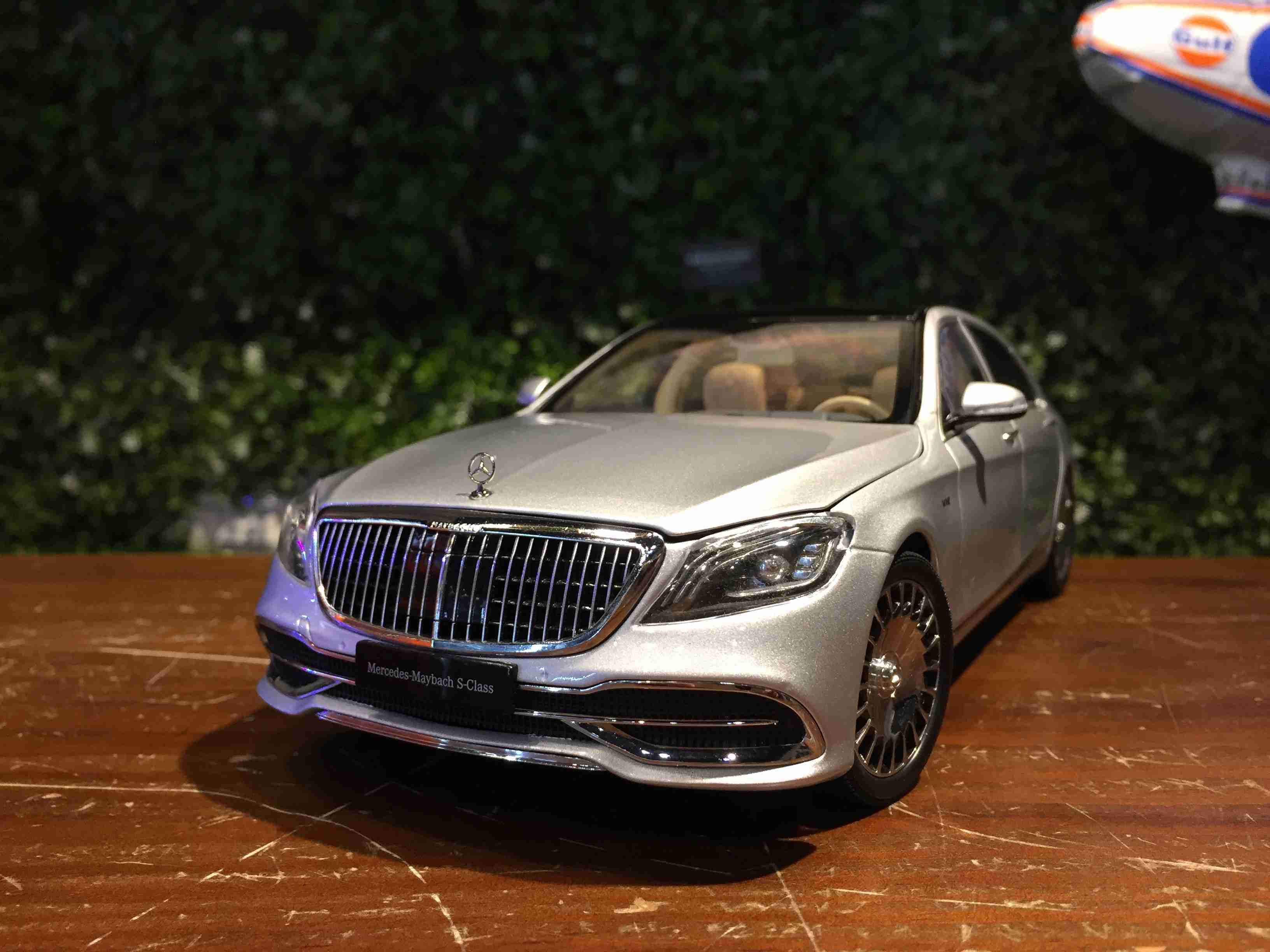 1/18 Almost Real Mercedes-Maybach S-Class S650 820113【MGM】