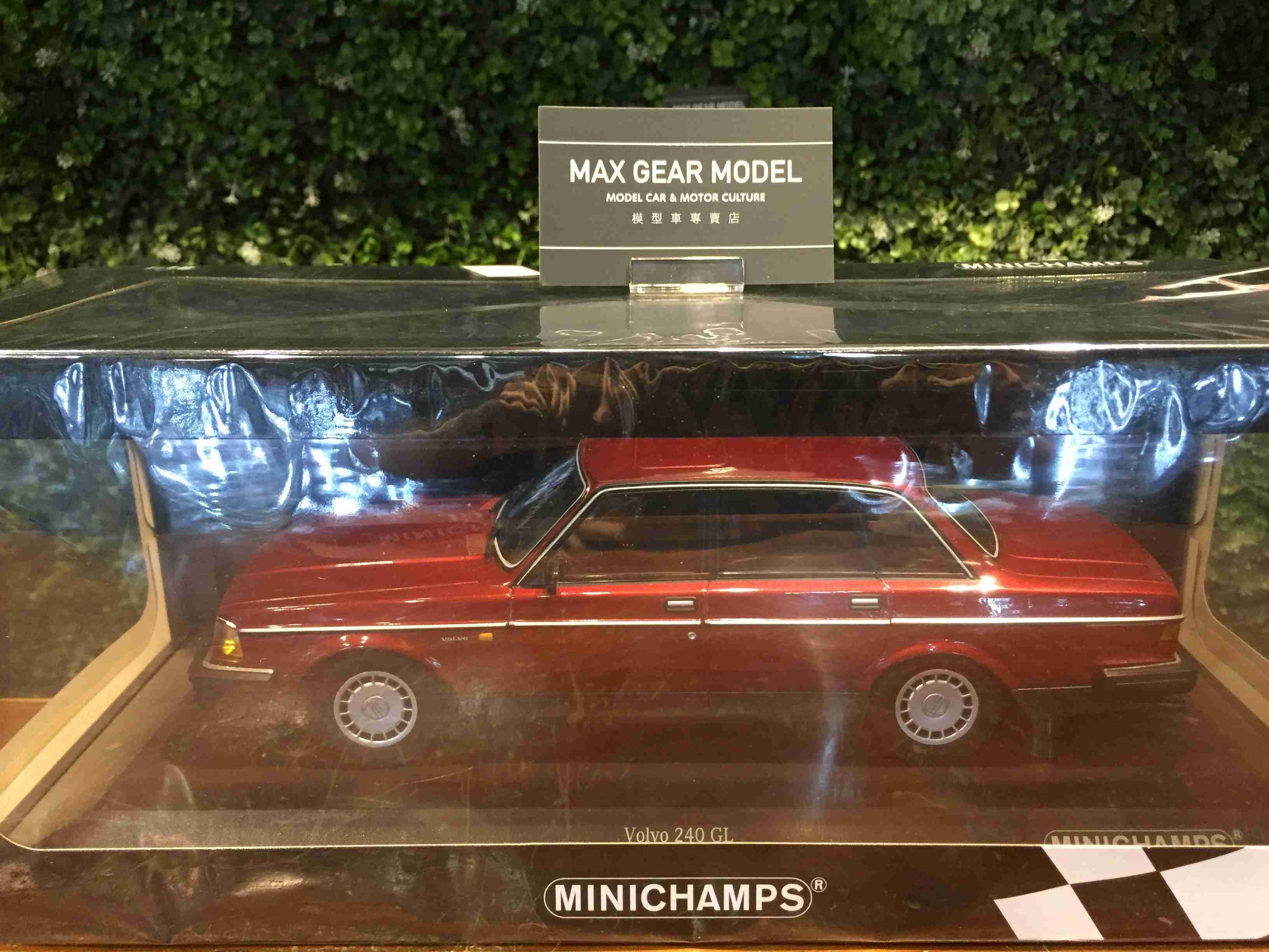 1/18 Minichamps Volvo 240 GL 1986 Dark Red 155171406【MGM】