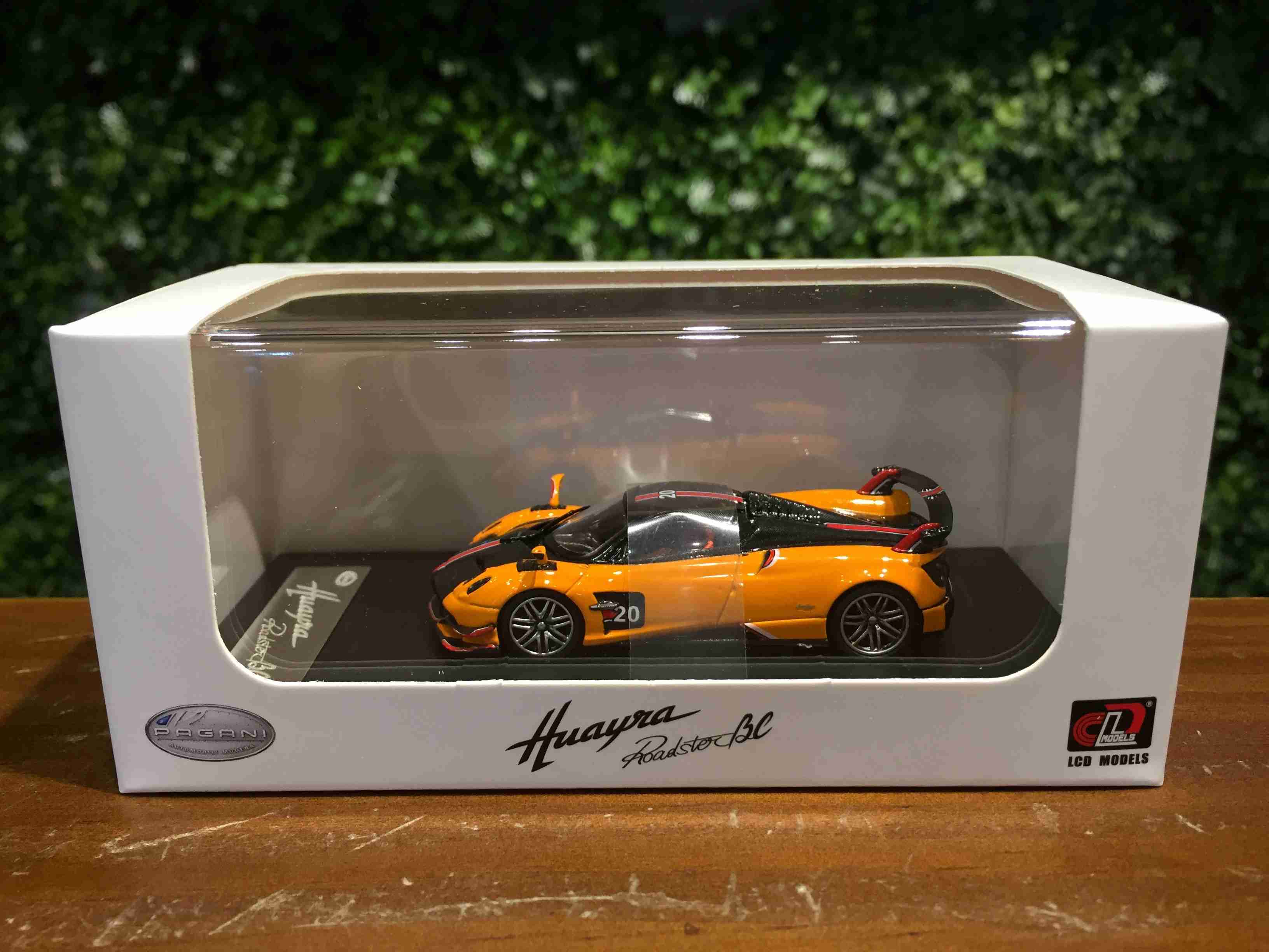 1/64 LCD Models Pagani Huayra Roadster BC LCD64011OR【MGM】