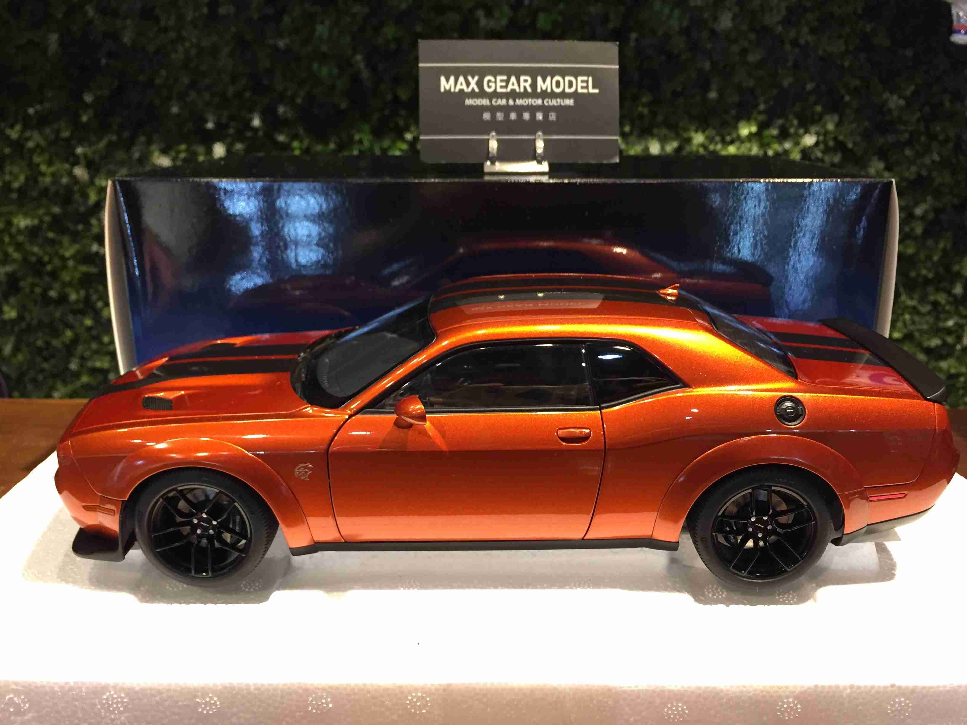 1/18 AUTOart Dodge Challenger Hellcat WideBody 71736【MGM】