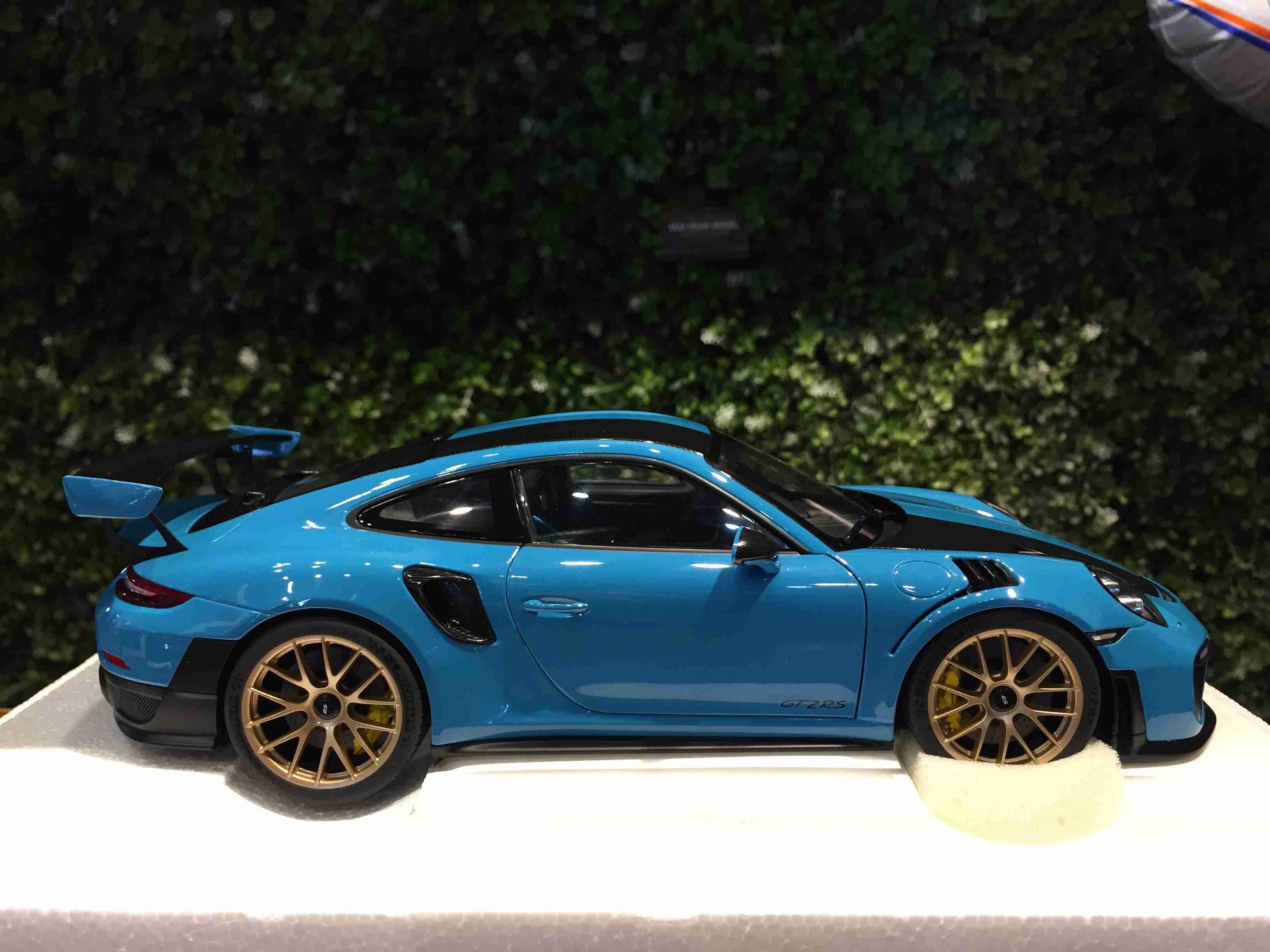 1/18 AUTOart Porsche 911 (991) GT2 RS Weissach 78175【MGM】