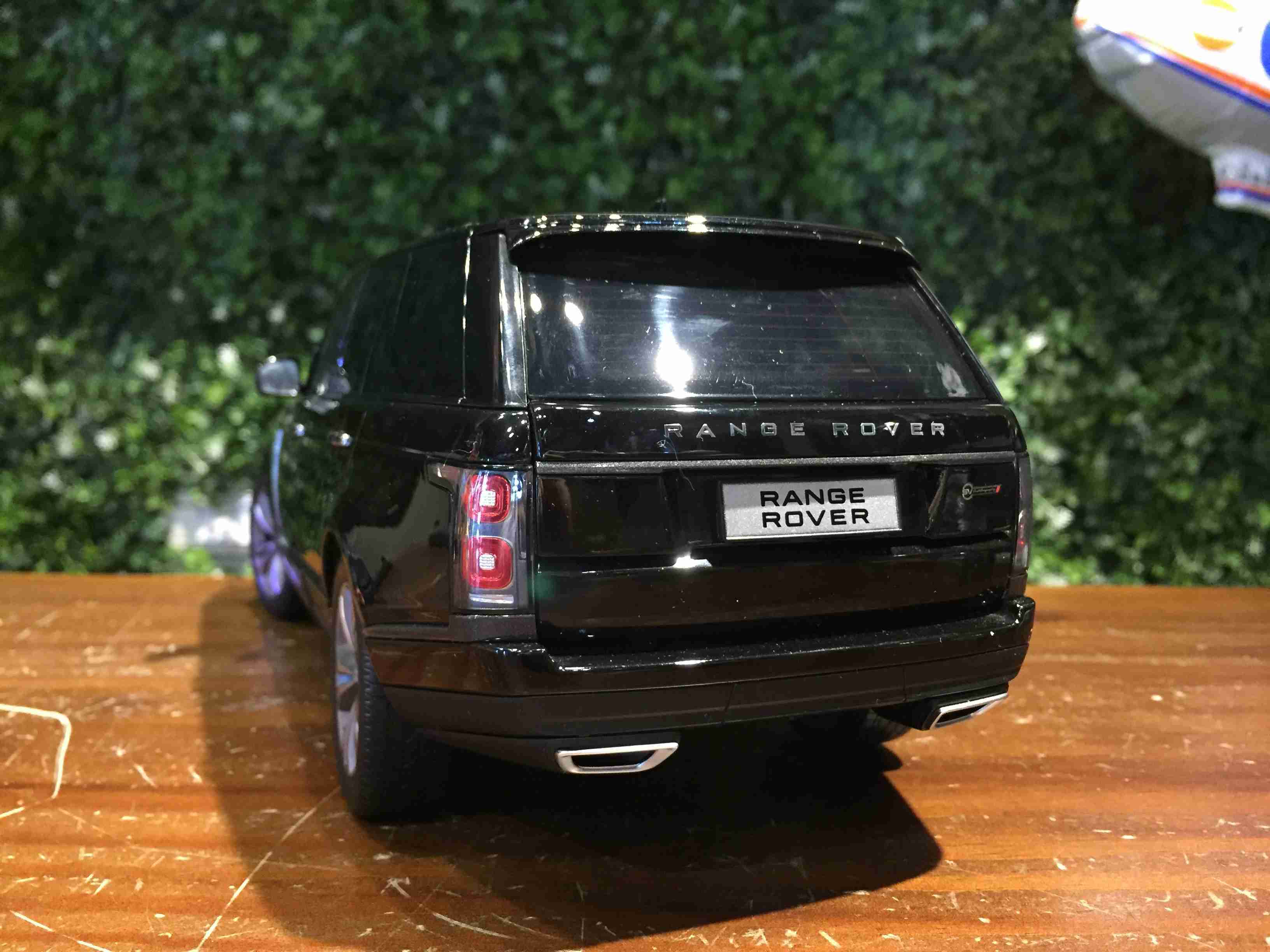 1/18 LCDModels Range Rover SV Autobiography LCD18001BBL【MGM】