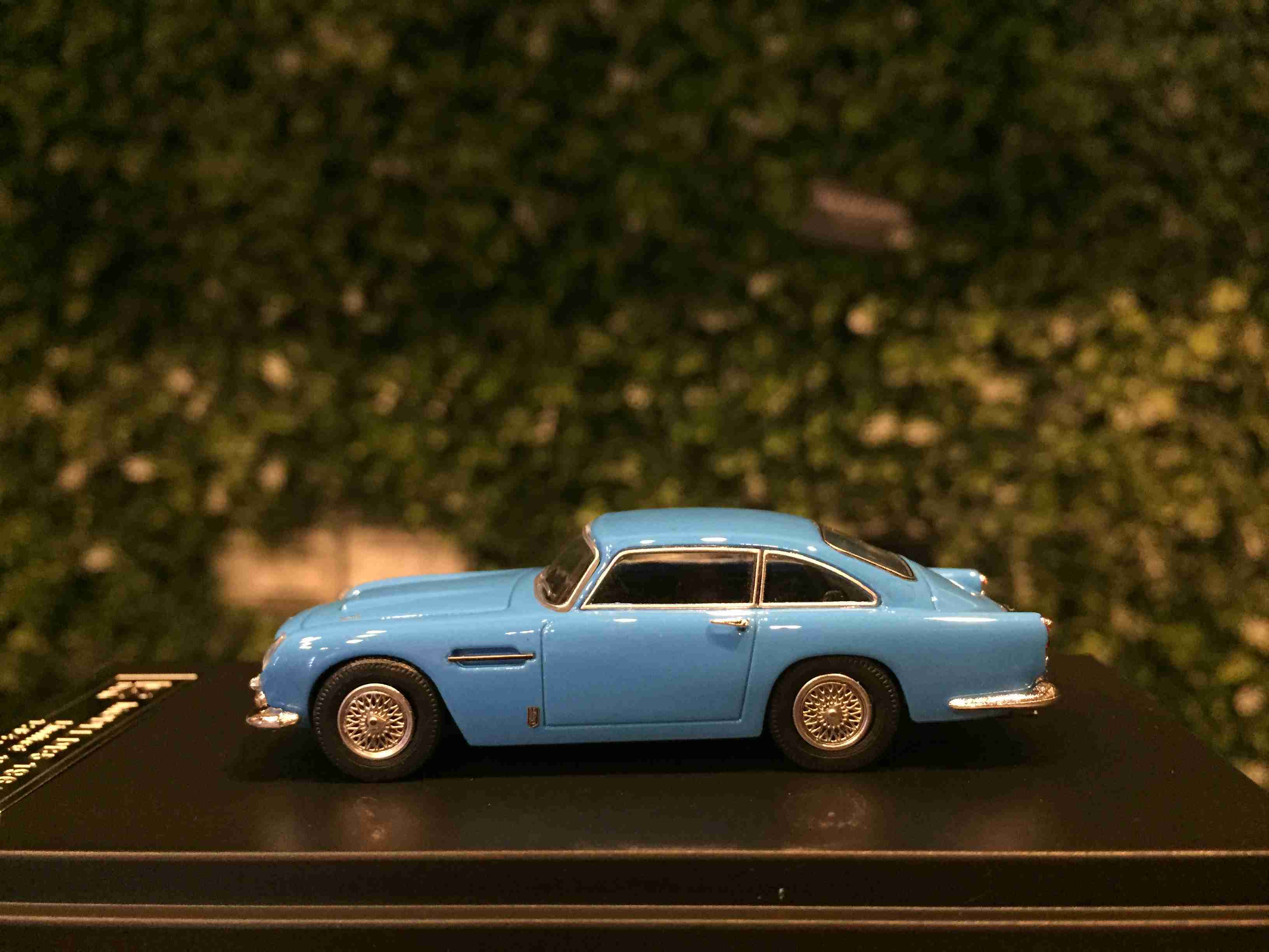 1/64 DCM Aston Martin DB5 60th Blue【MGM】