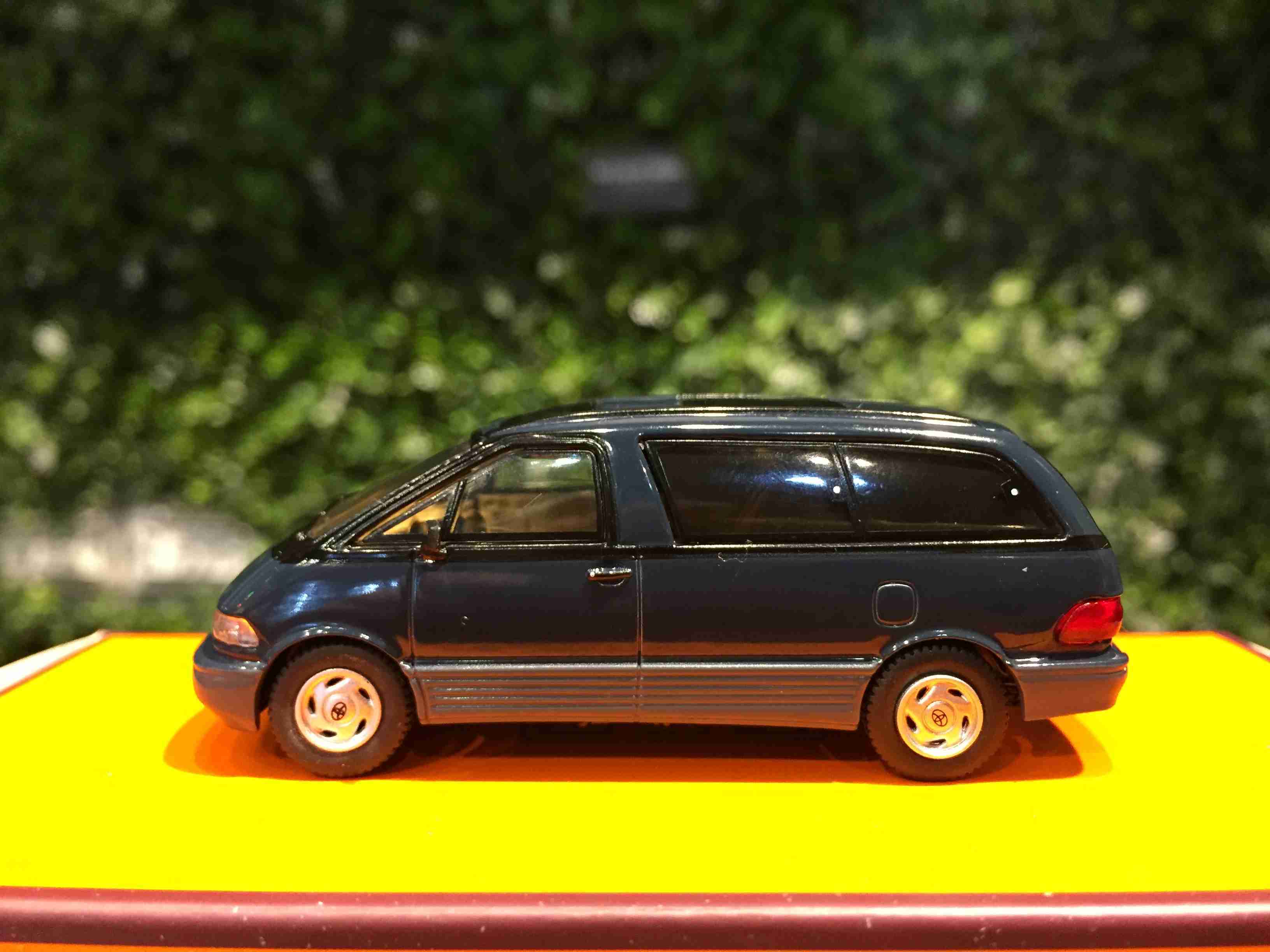 1/64 GCD Toyota Previa Blue KS016110【MGM】