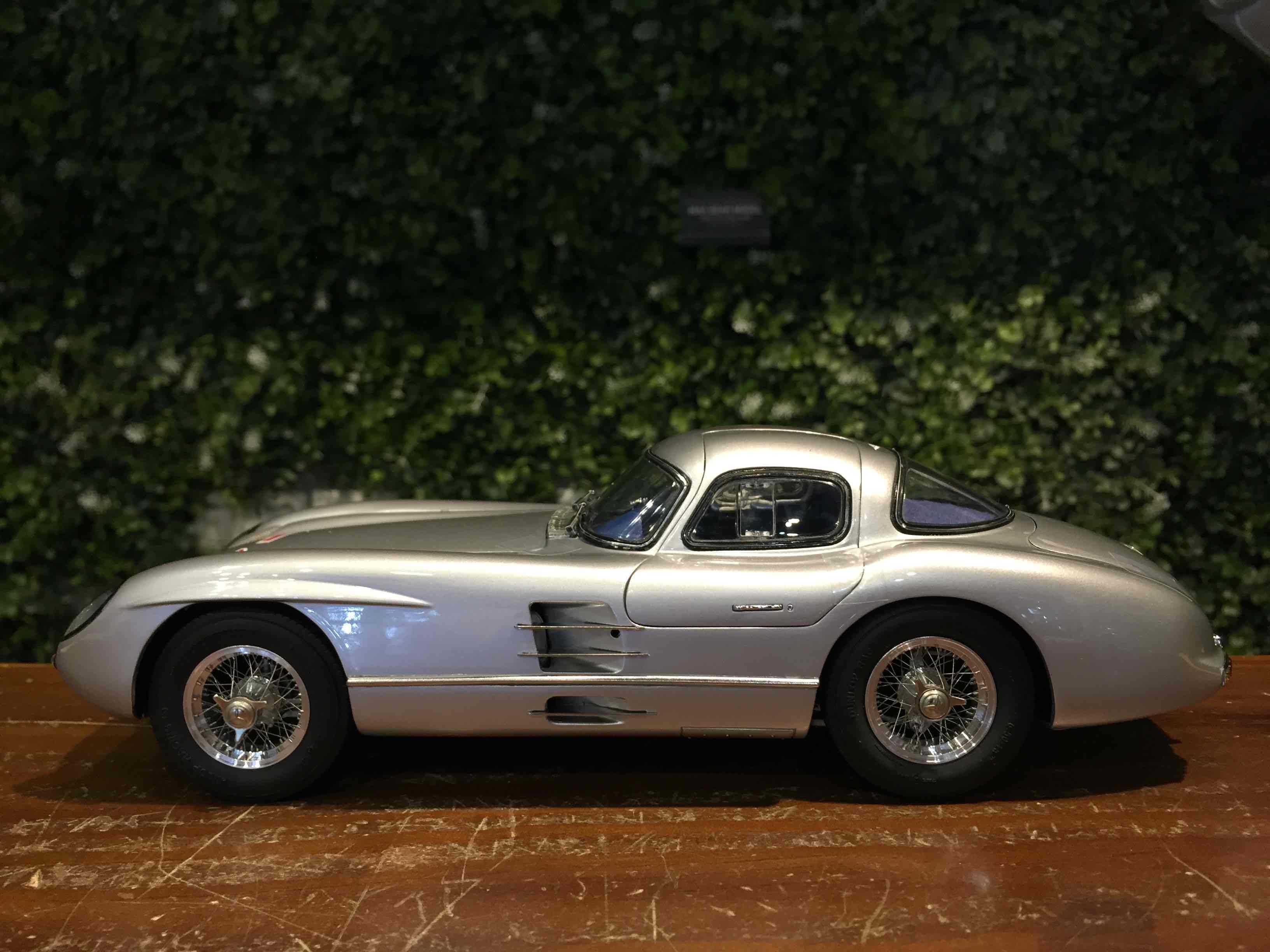 1/18 CMC Mercedes-Benz 300 SLR Tourist Trophy #T1 M245【MGM】