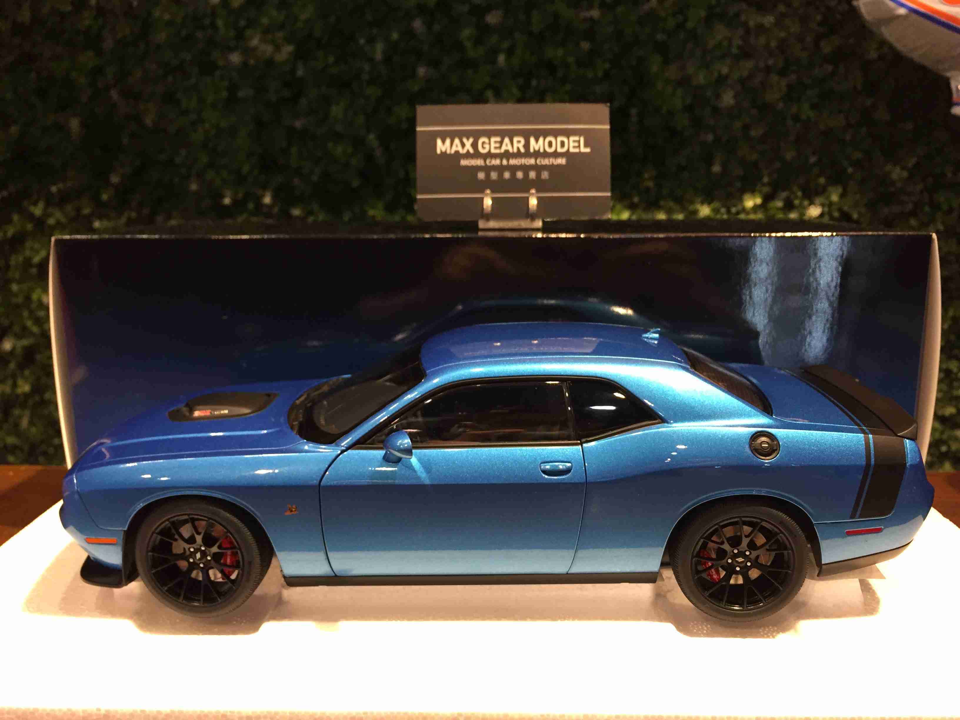 1/18 AUTOart Dodge Challenger 392 Hemi Shaker 71742【MGM】