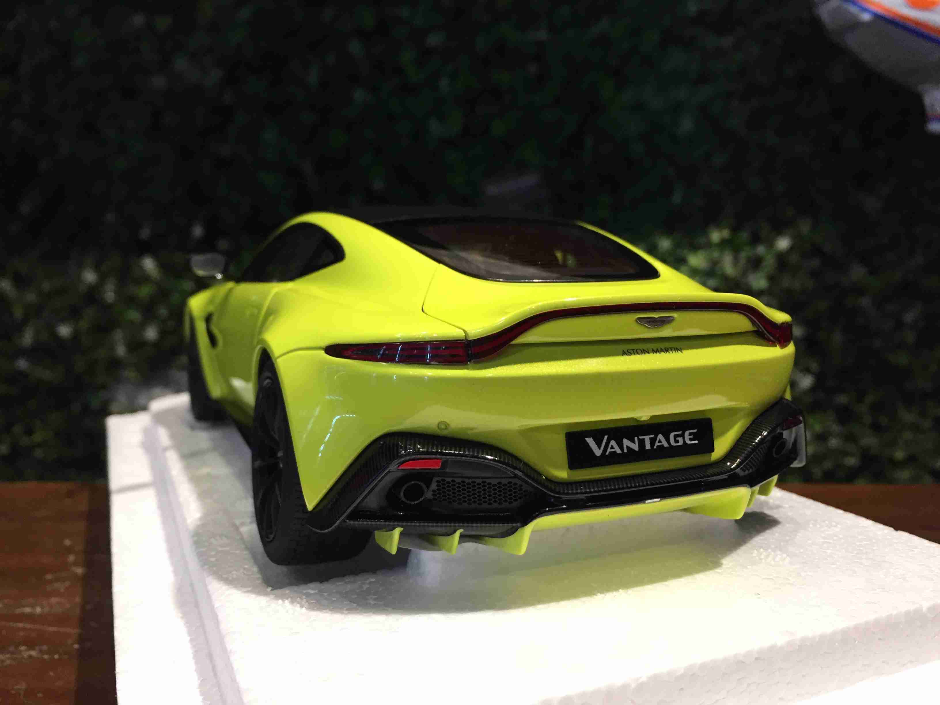 1/18 AUTOart Aston Martin Vantage 2019 Lime 70279【MGM】