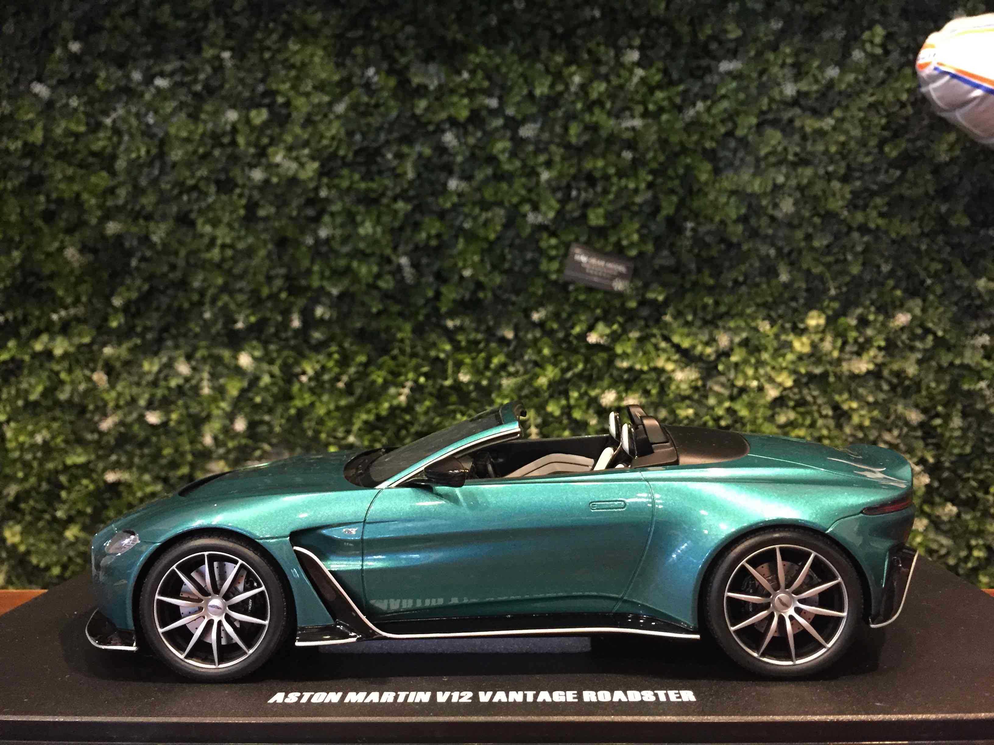 1/18 GT Spirit Aston Martin V12 Vantage Roadster GT445【MGM】
