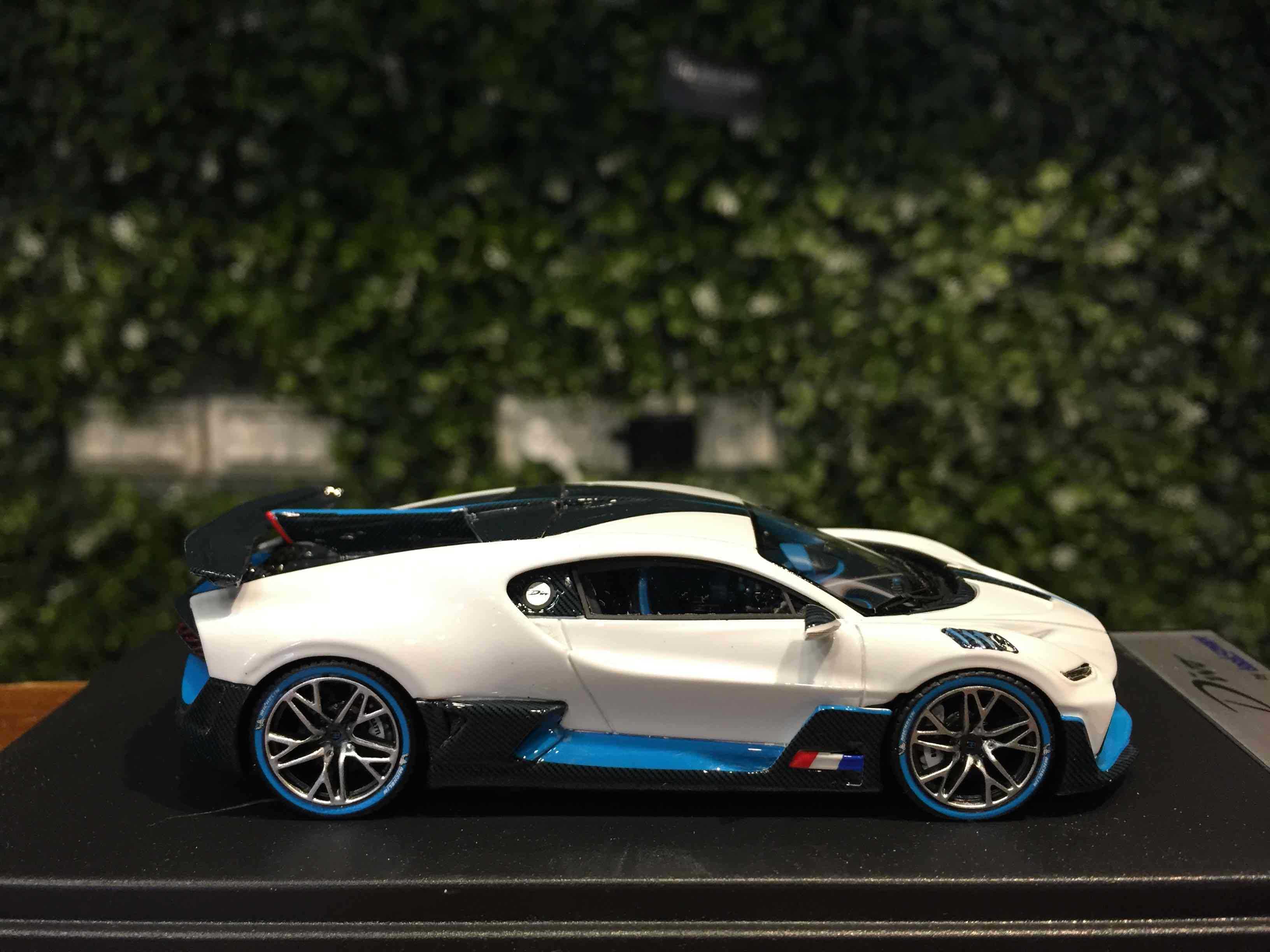 1/43 LookSmart Bugatti Divo Quartz White Glossy LS497B【MGM】