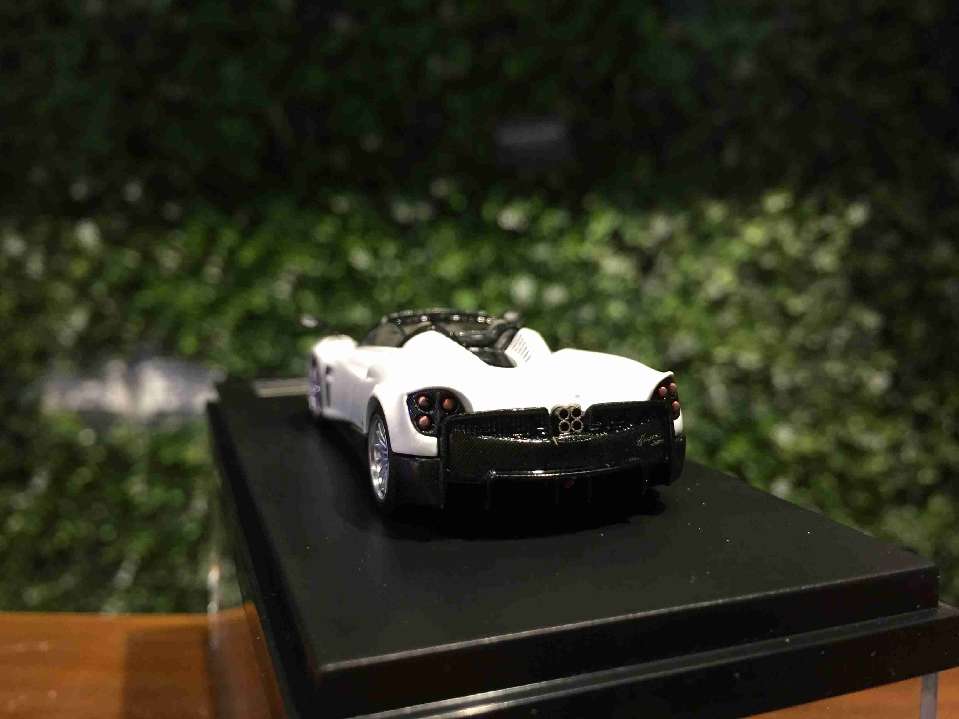 1/64 LCD Models Pagani Huayra Roadster White LCD64015WH【MGM】