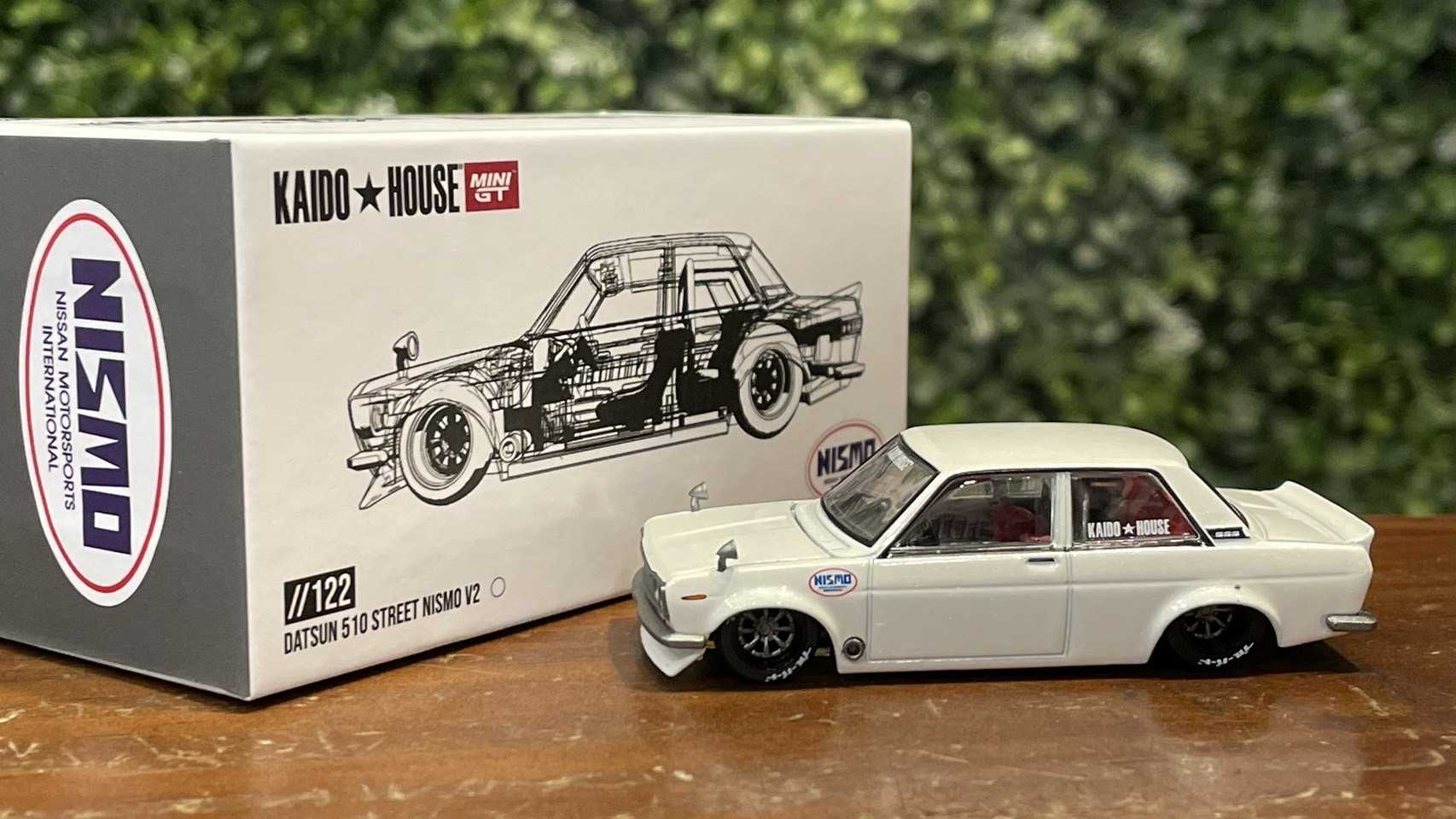 1/64 MiniGT Datsun 510 Street Nismo V2 KHMG122【MGM】