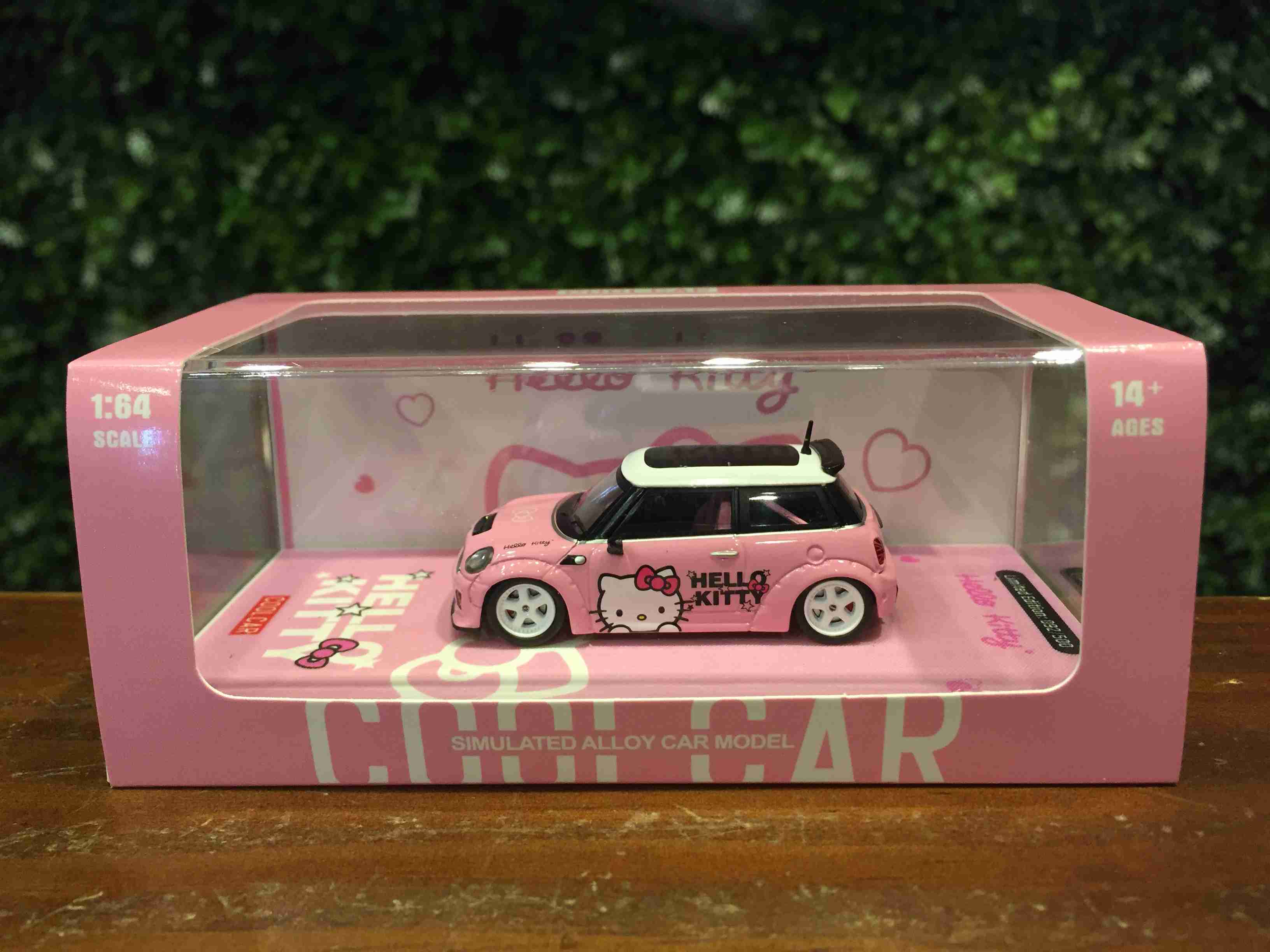 1/64 CoolCar Mini Cooper HelloKitty CC64635【MGM】