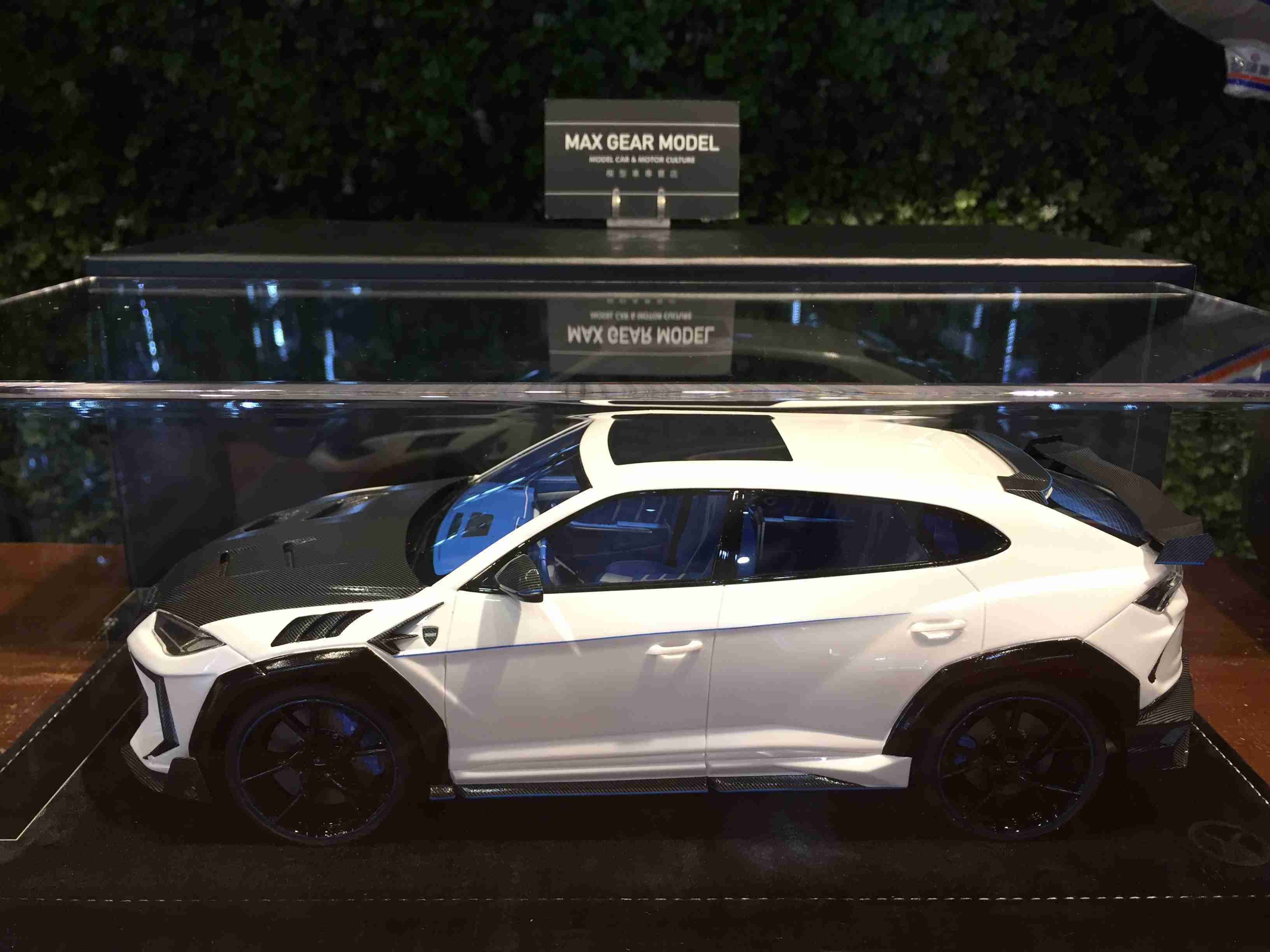 1/18 Mansory Lamborghini Urus Venatus MY18UVWB【MGM】