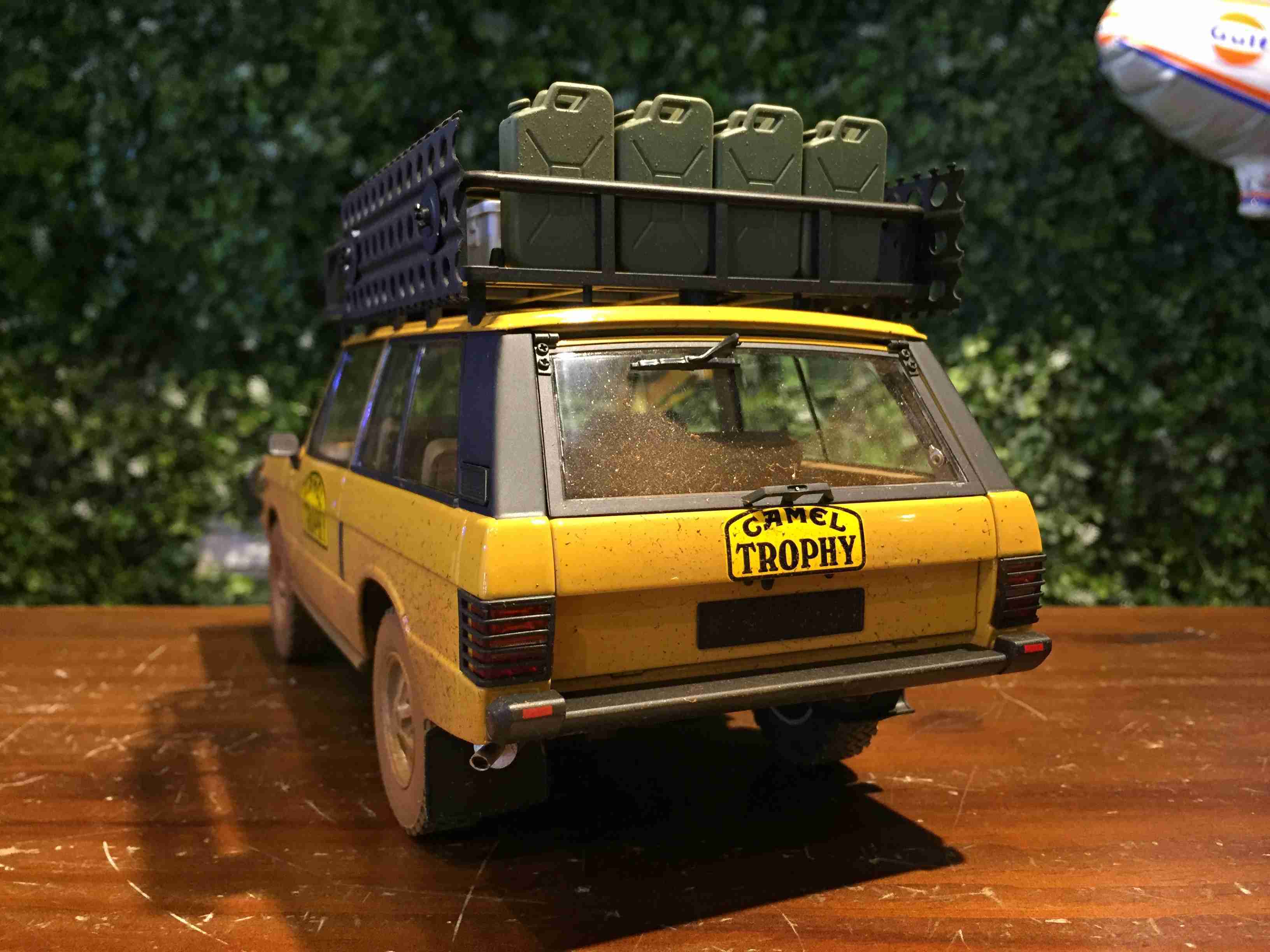 1/18 Almost Real Range Rover Camel Trophy Dirty 810110【MGM】