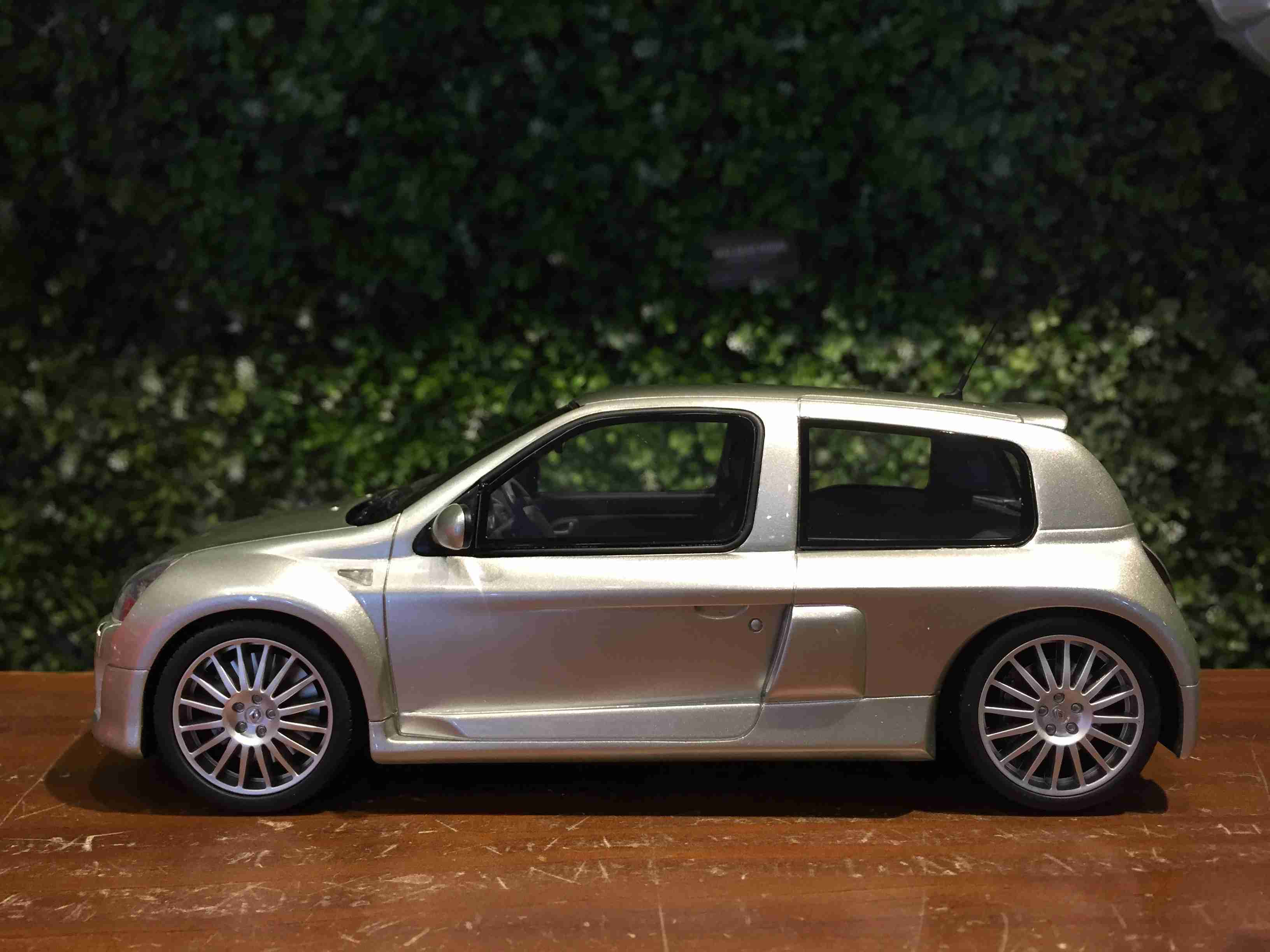 1/18 Otto Renault Clio V6 Silver OT842【MGM】