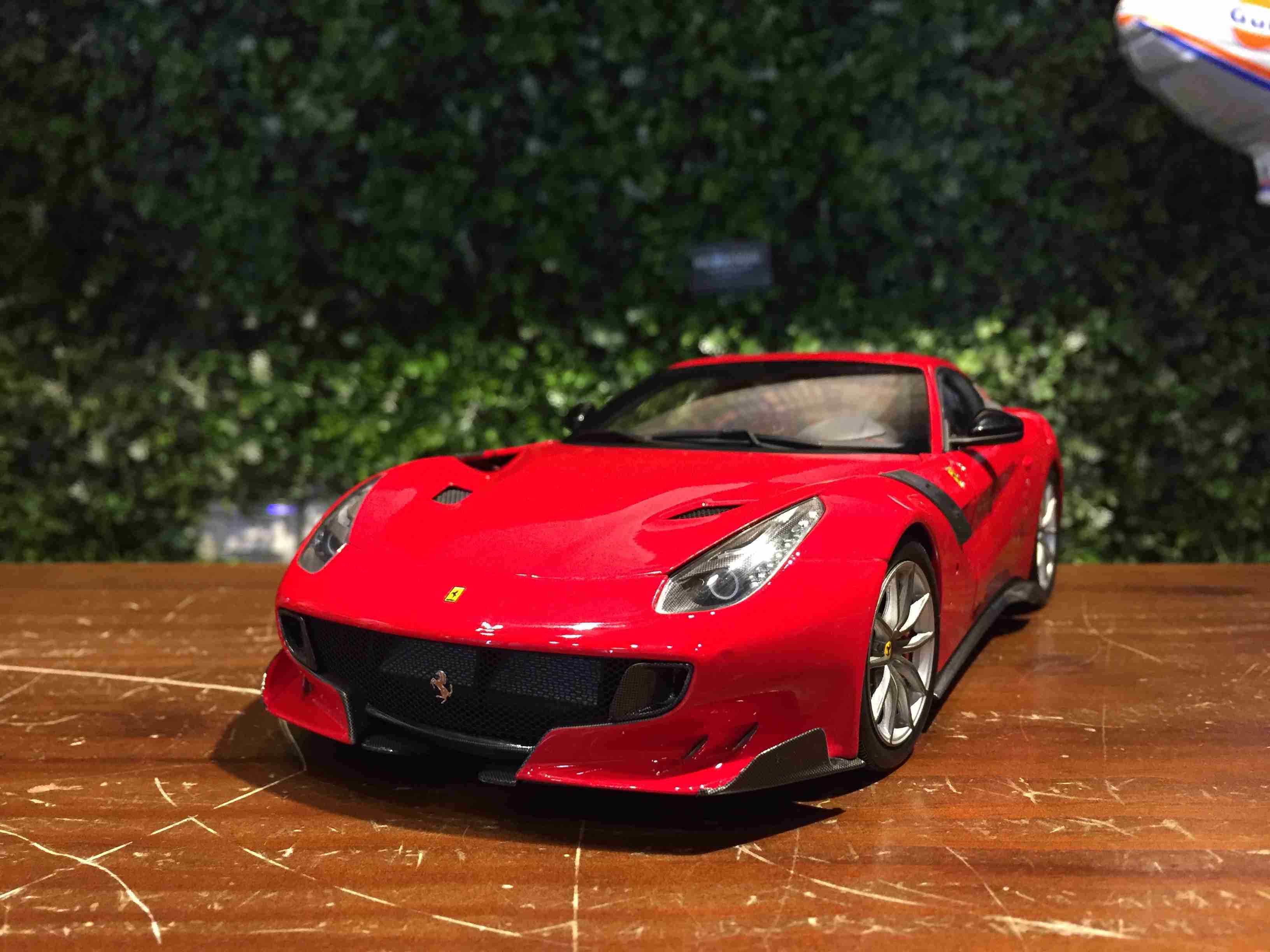 1/18 BBR Ferrari F12 TDF Rosso Corsa 322 BBR182101【MGM】