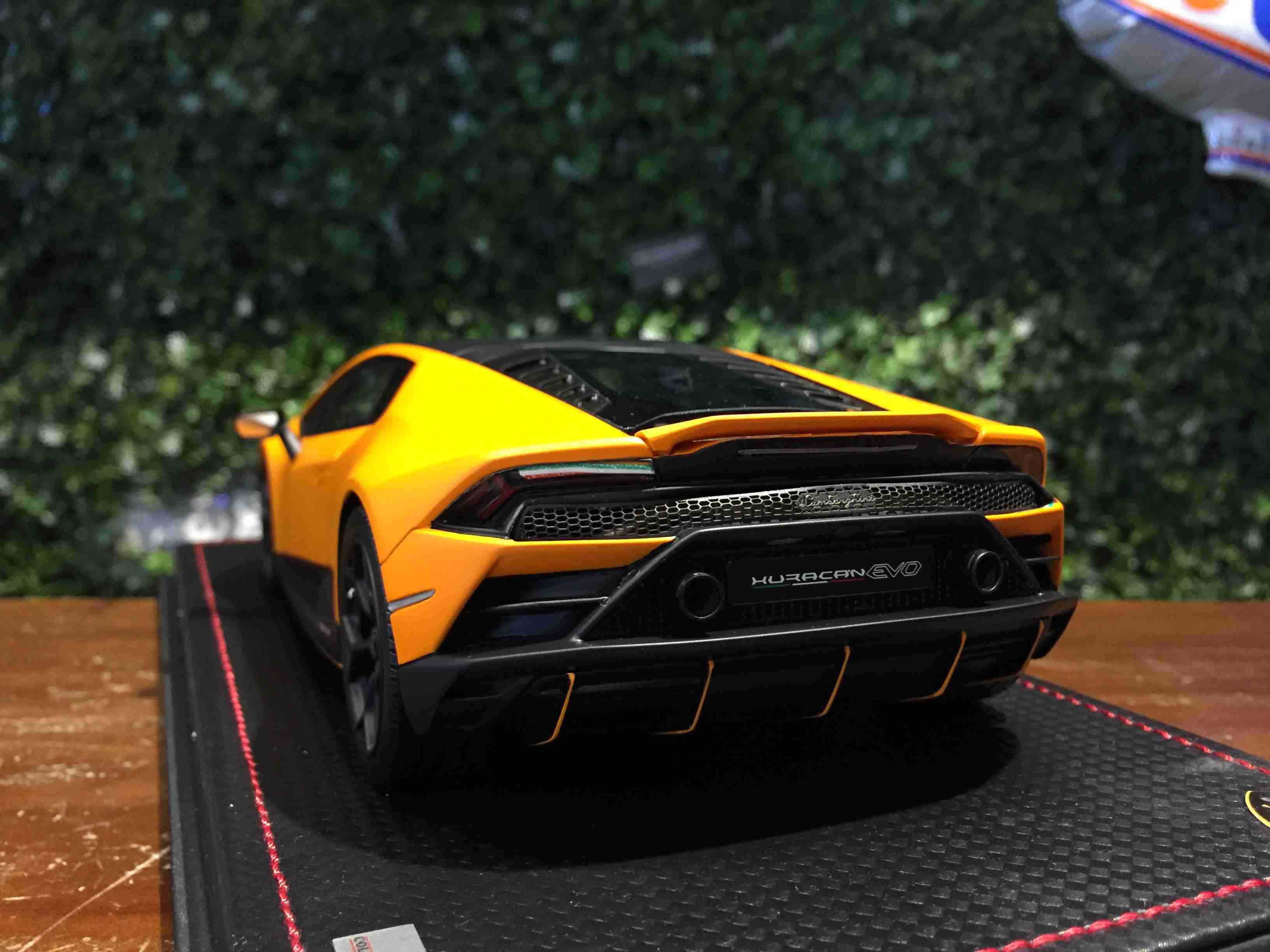 1/18 MR Lamborghini Huracan EVO FluoCapsule LAMBO038FCE【MGM】