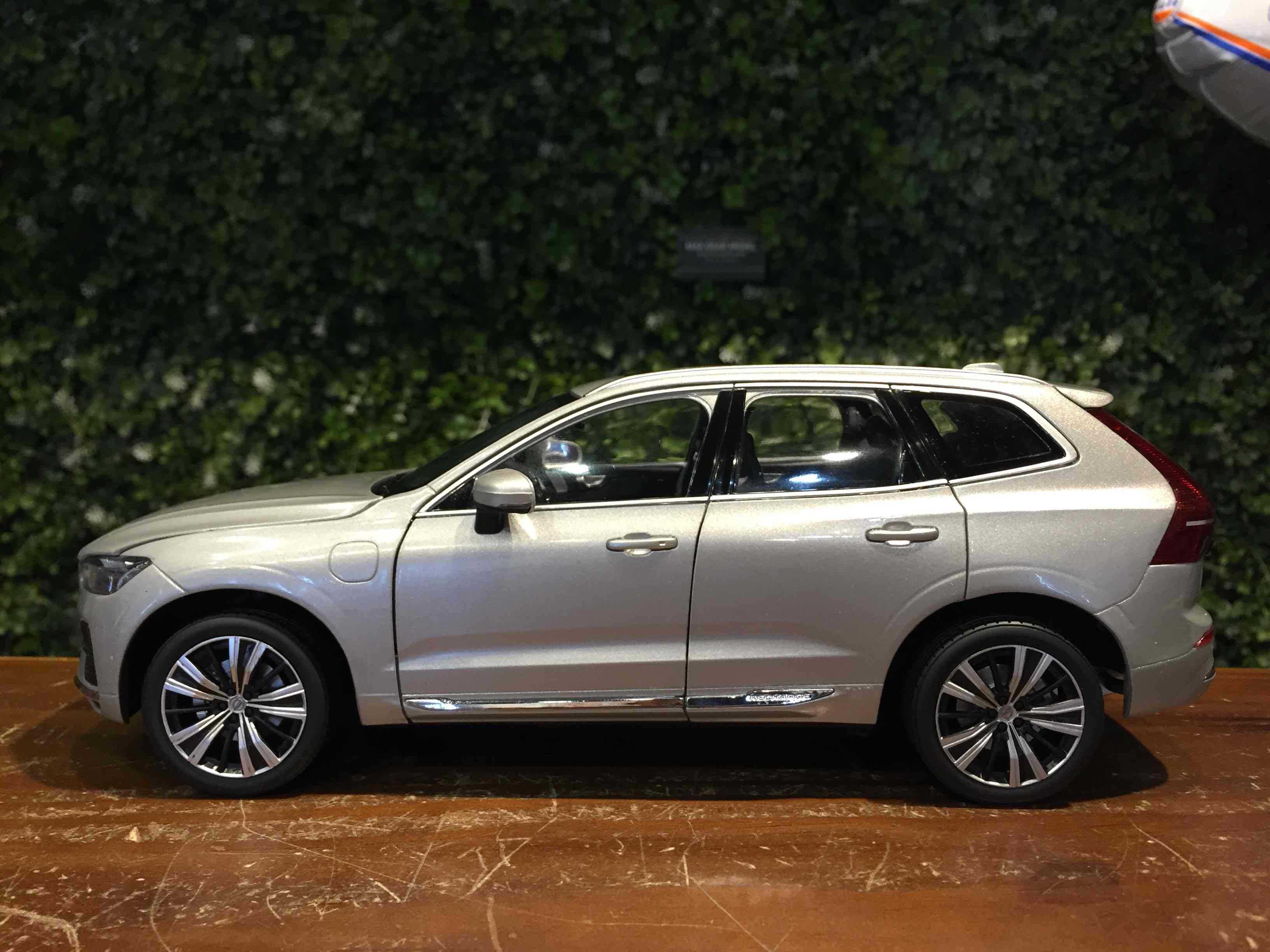 1/18 OEM Volvo XC60 2022 Silver【MGM】