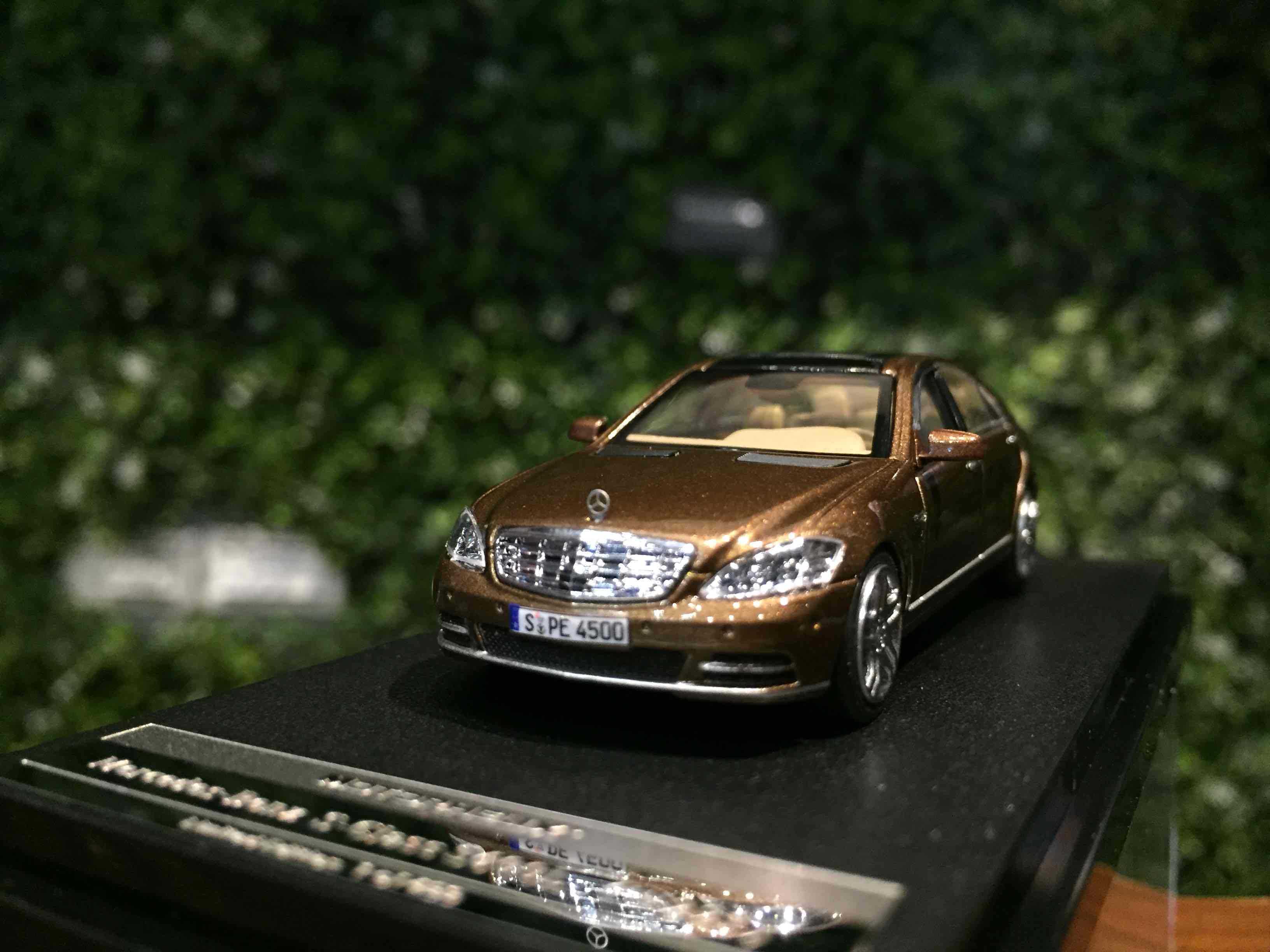 1/64 Motorhelix Mercedes-Benz S-Class W221 MD64022BN【MGM】