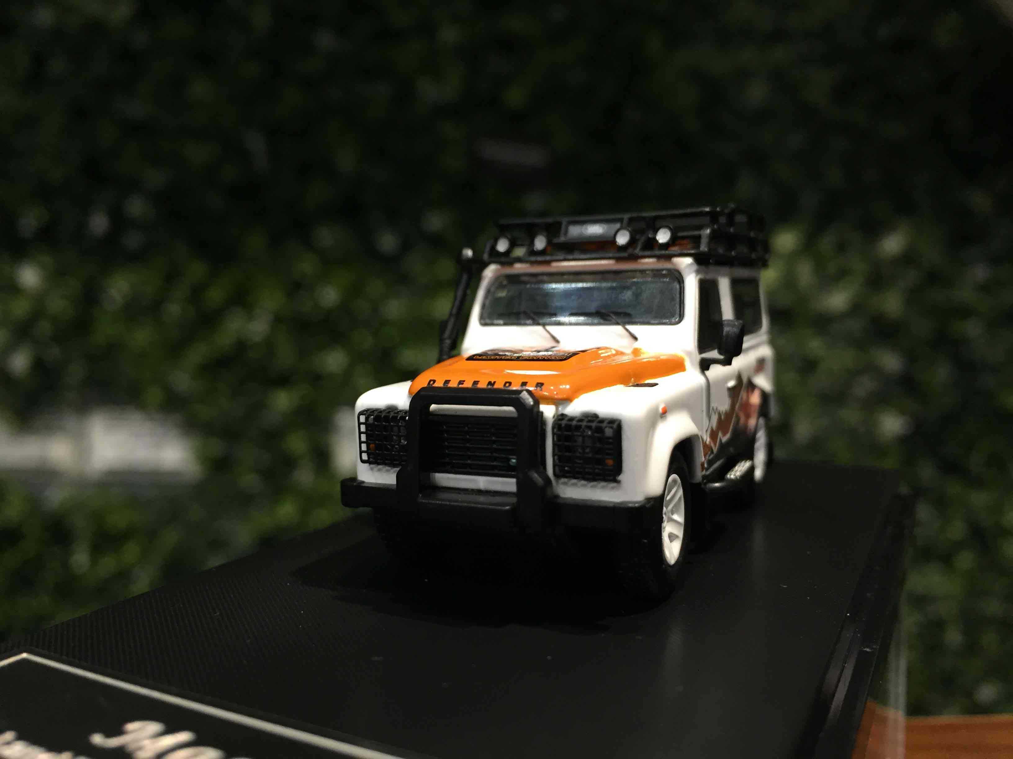 1/64 Master Land Rover Defender 90 YL/WH【MGM】