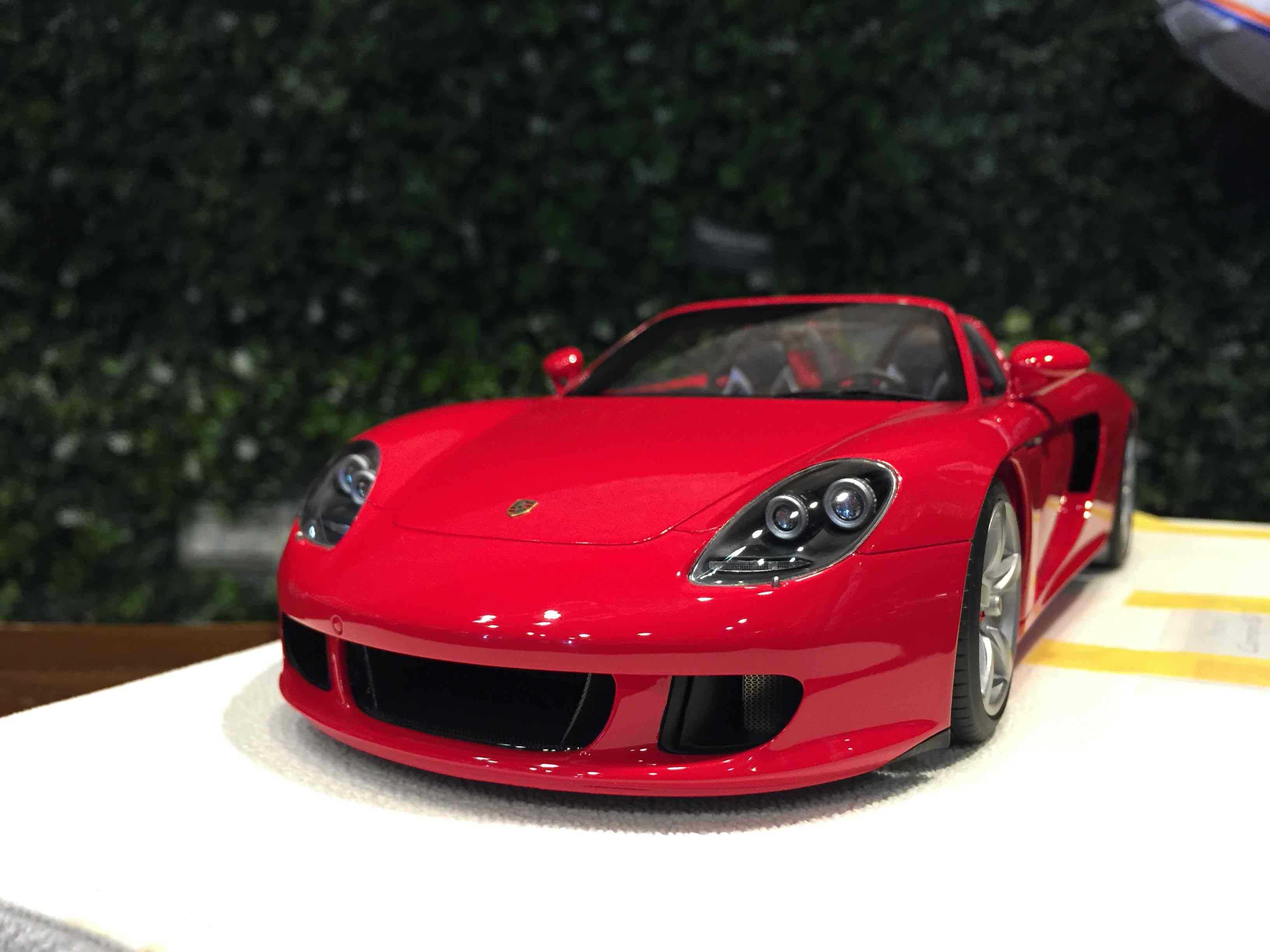 ミニカー　1/18 Porsche Carrera GT 2004(ガーズレッド) [EML070B] 1/18 Make Up 2004 Porsche Carrera GT (GT Silver) Car Model