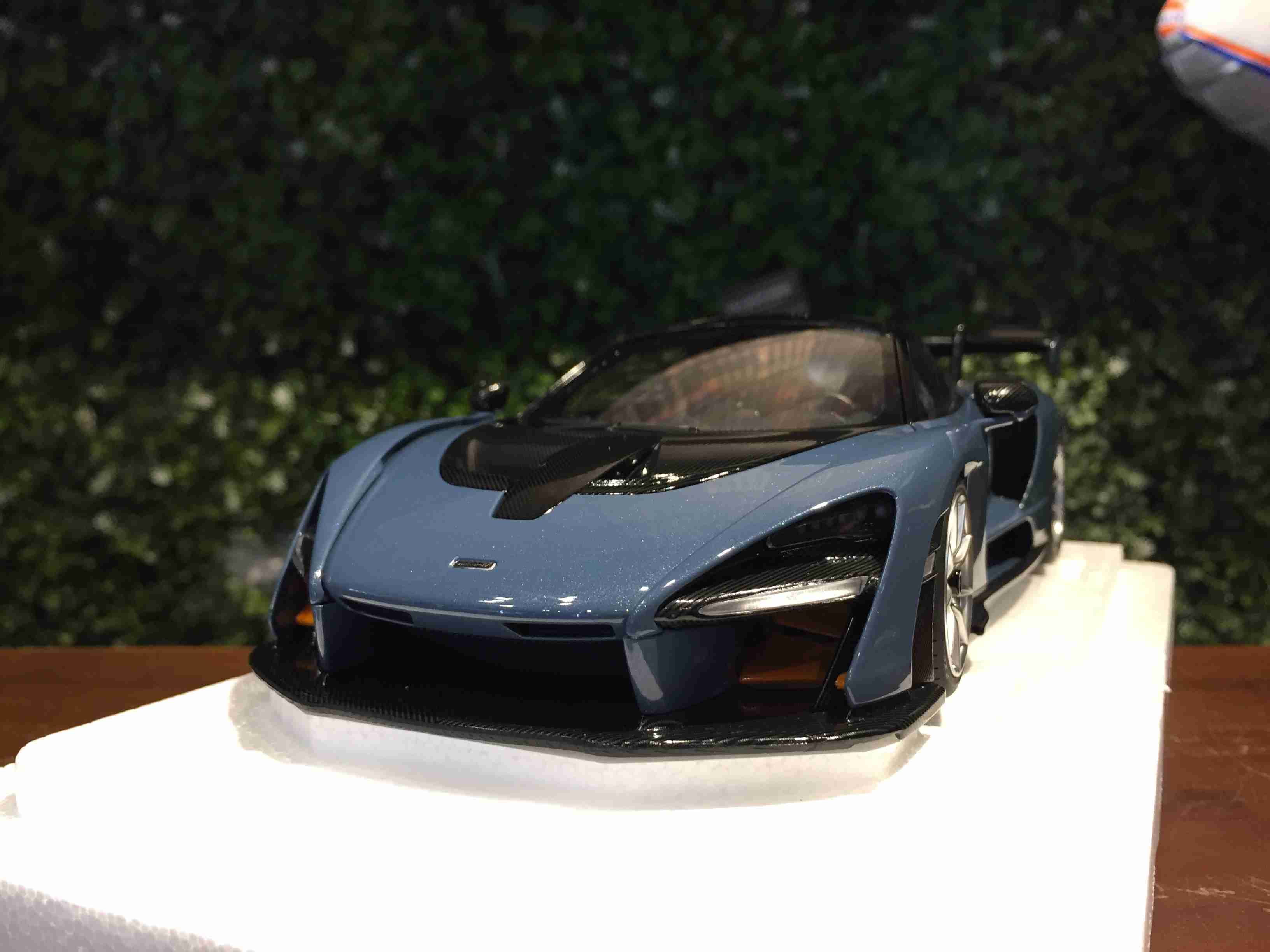 1/18 AUTOart McLaren Senna Grey 76077【MGM】