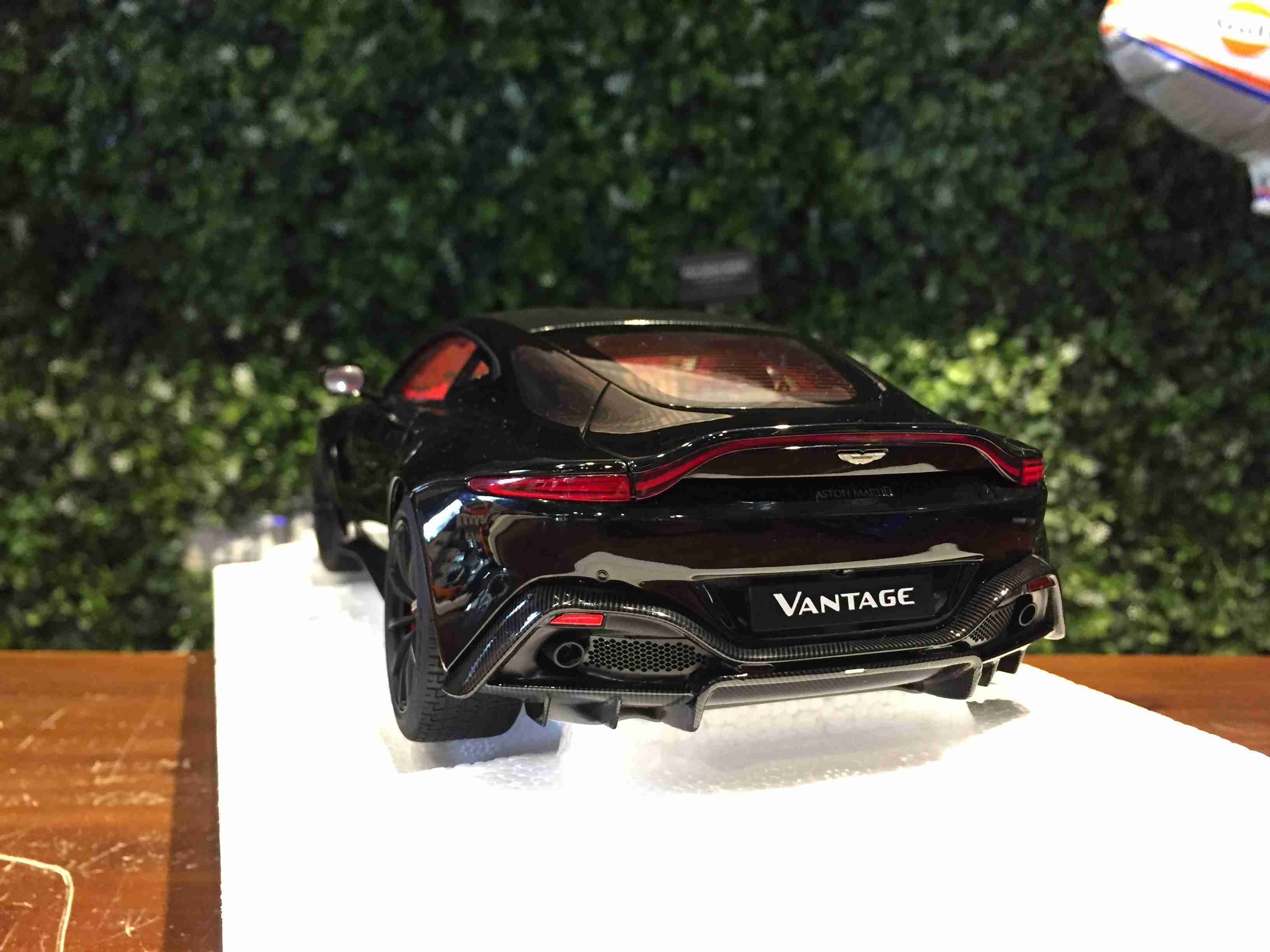 1/18 AUTOart Aston Martin Vantage 2019 Black 70275【MGM】