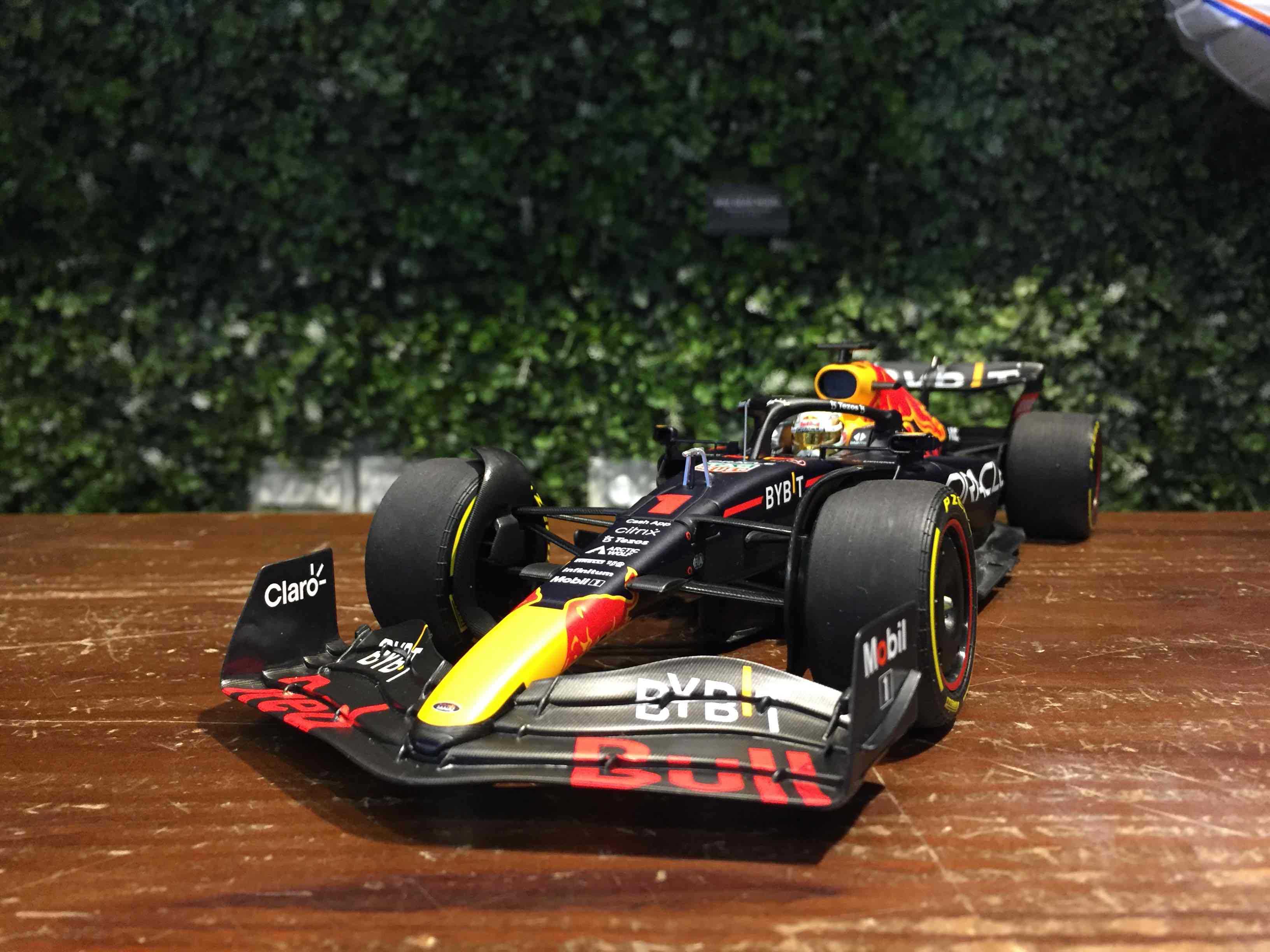 1/18 Minichamps Red Bull RB18 Max.V Winner 110220001【MGM】
