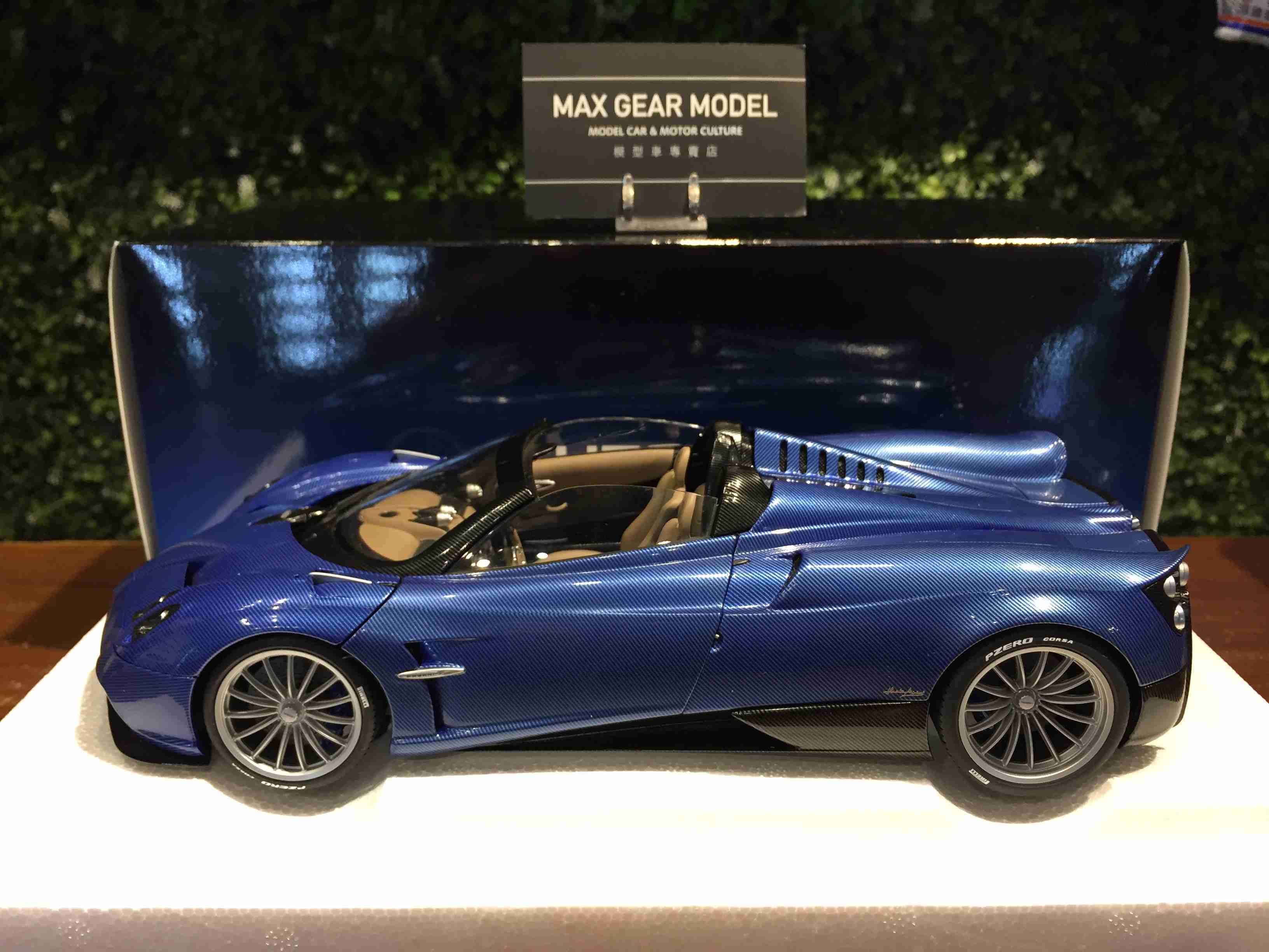 1/18 AUTOart Pagani Huayra Roadster Carbon Blue 78286【MGM】