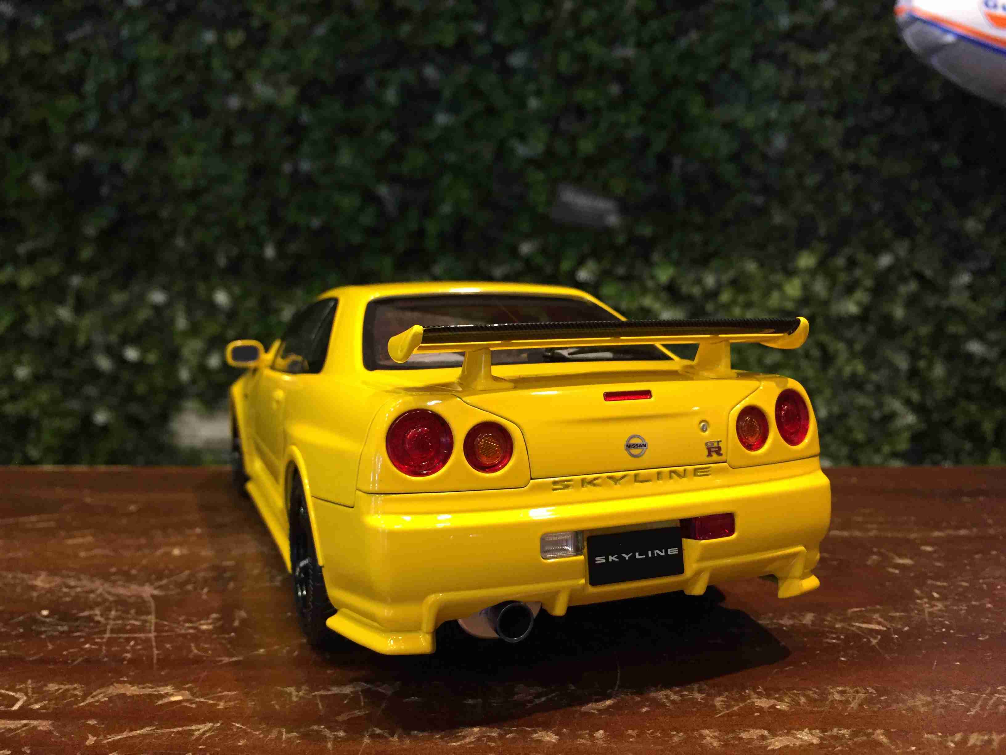 1/18 Motorhelix Nissan Skyline GT-R (R34) Yellow M83412【MGM】
