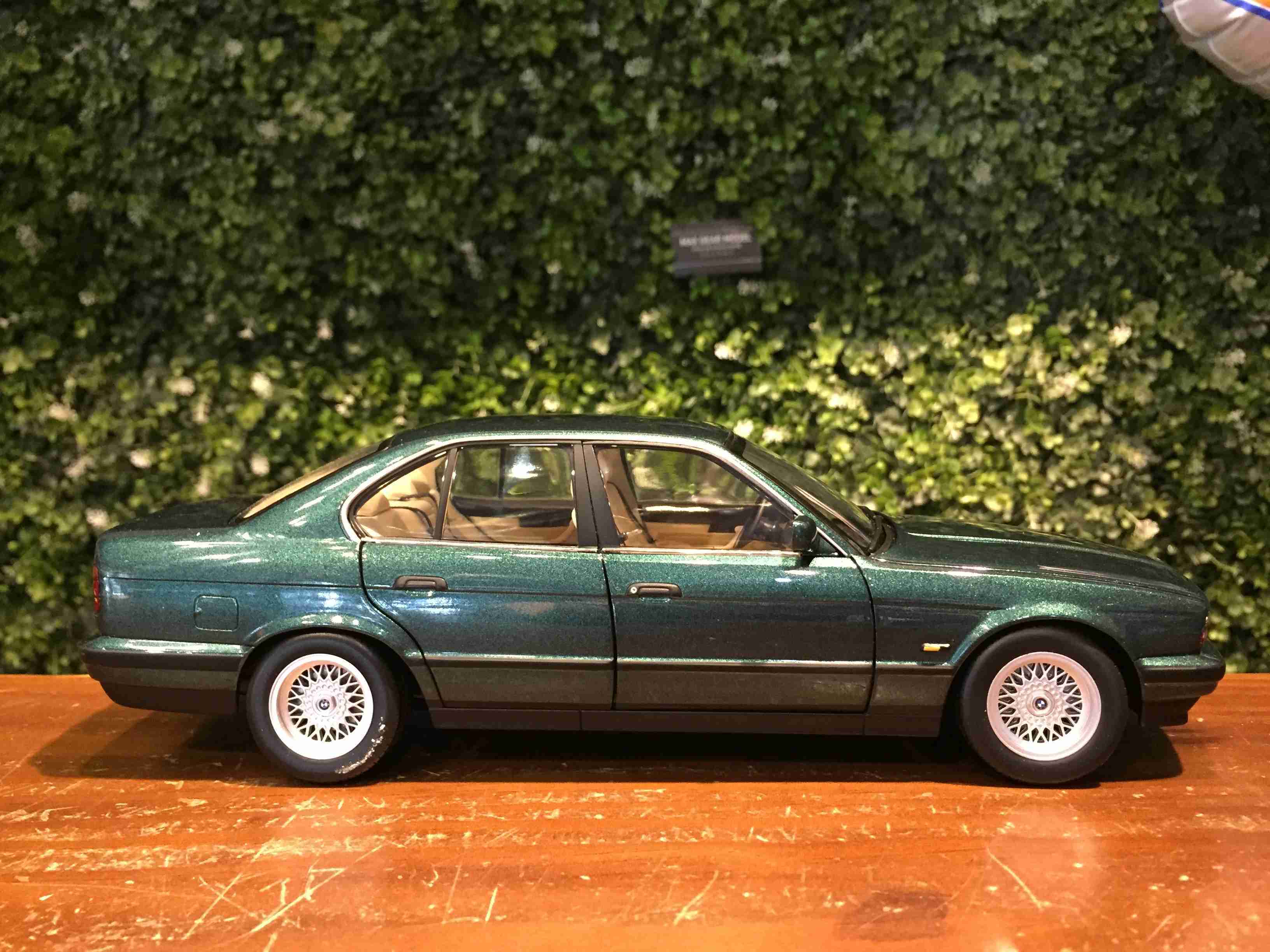 1/18 Minichamps BMW 535i (E34) 1988 Green 113024003【MGM】