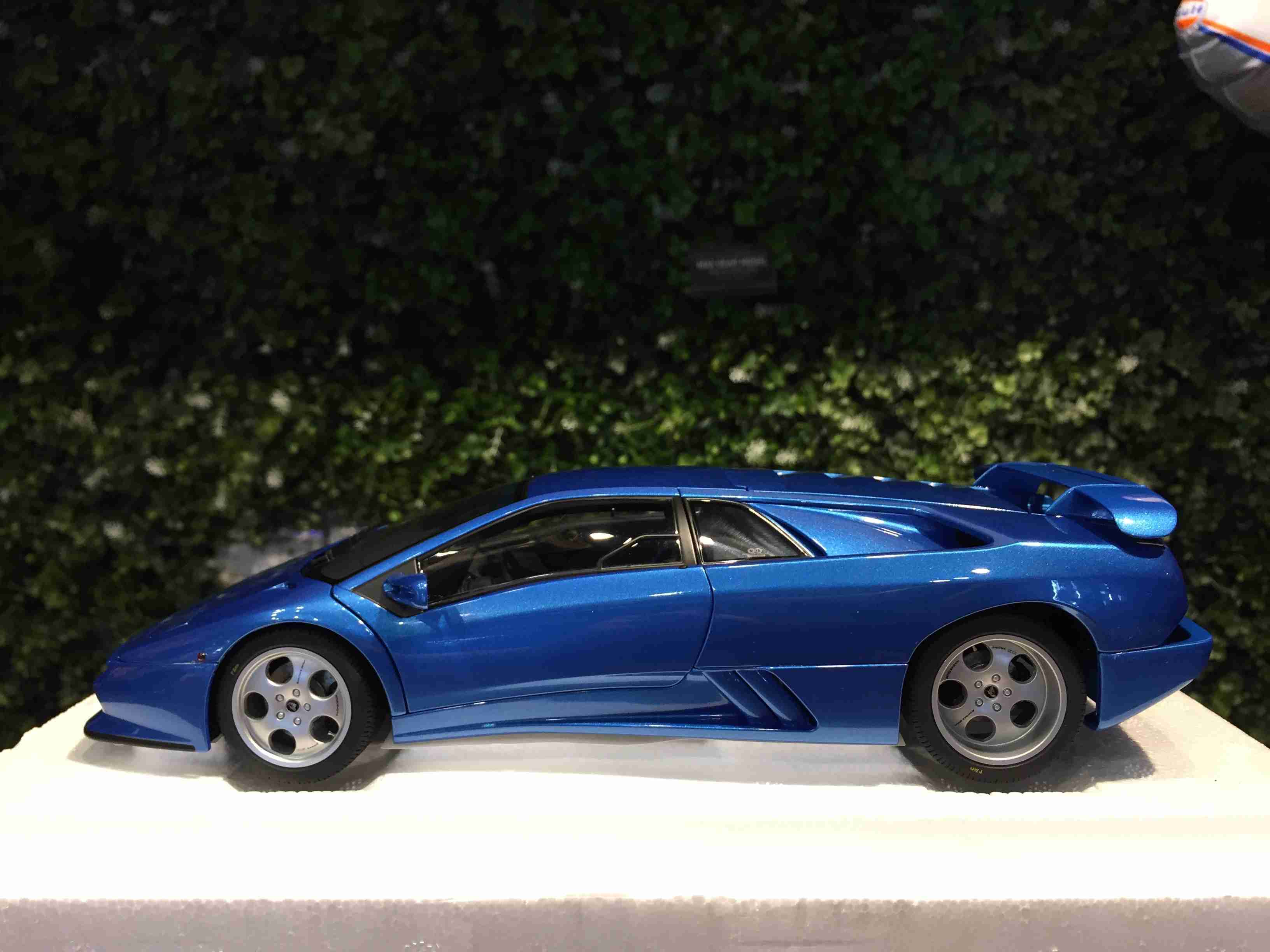 1/18 AUTOart Lamborghini Diablo SE30 Blue 79156【MGM】