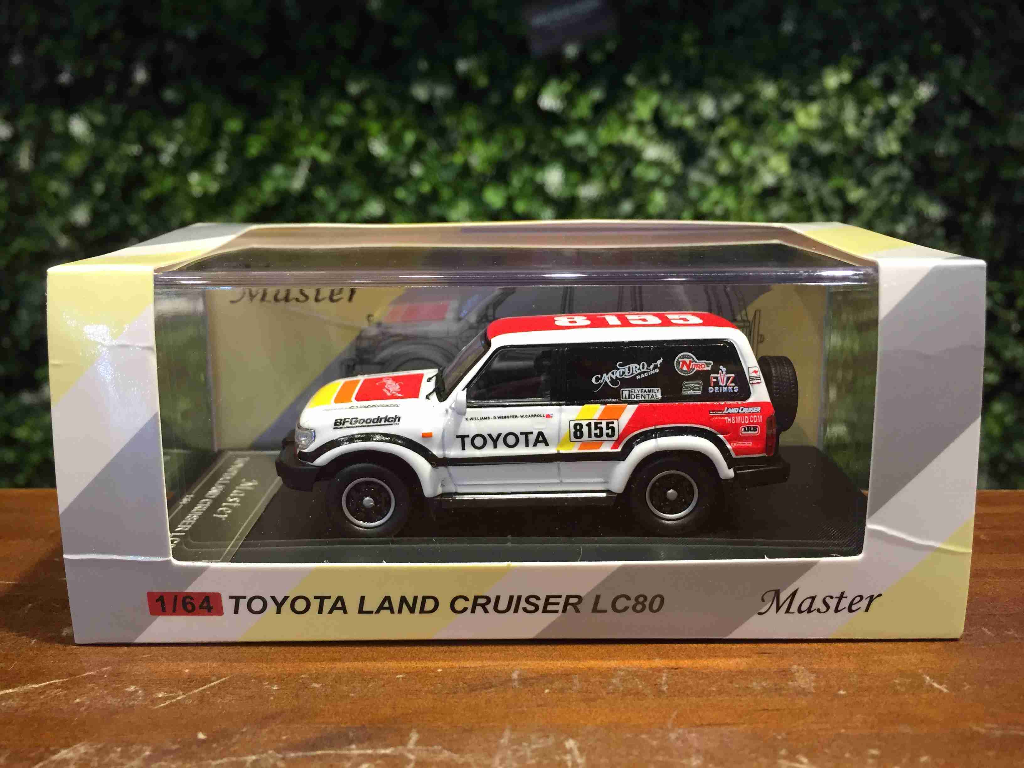 1/64 Master Toyota Land Cruiser LC80 Red/White【MGM】