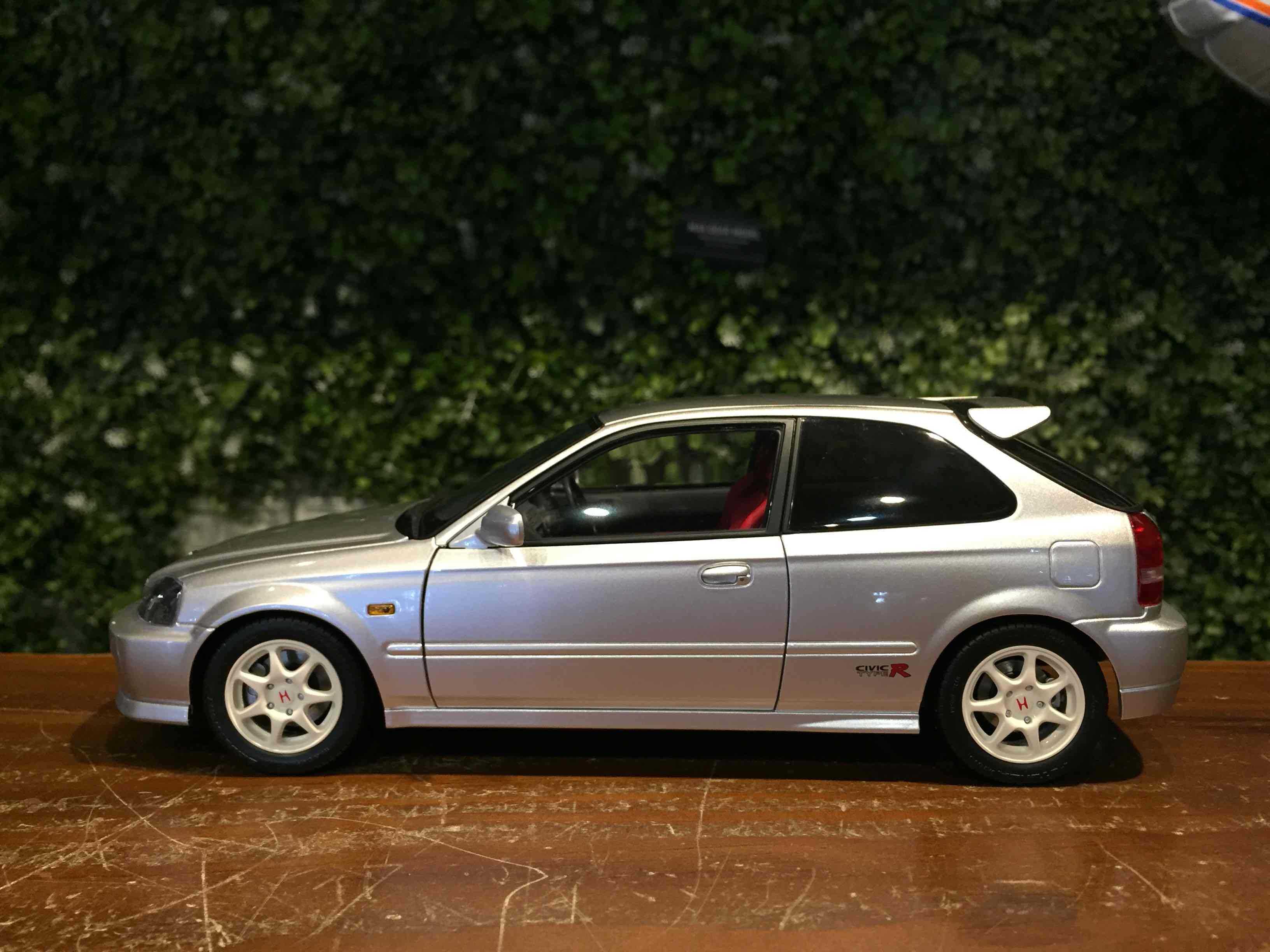 1/18 Motorhelix Honda Civic Type R (EK9) Silver M85004【MGM】