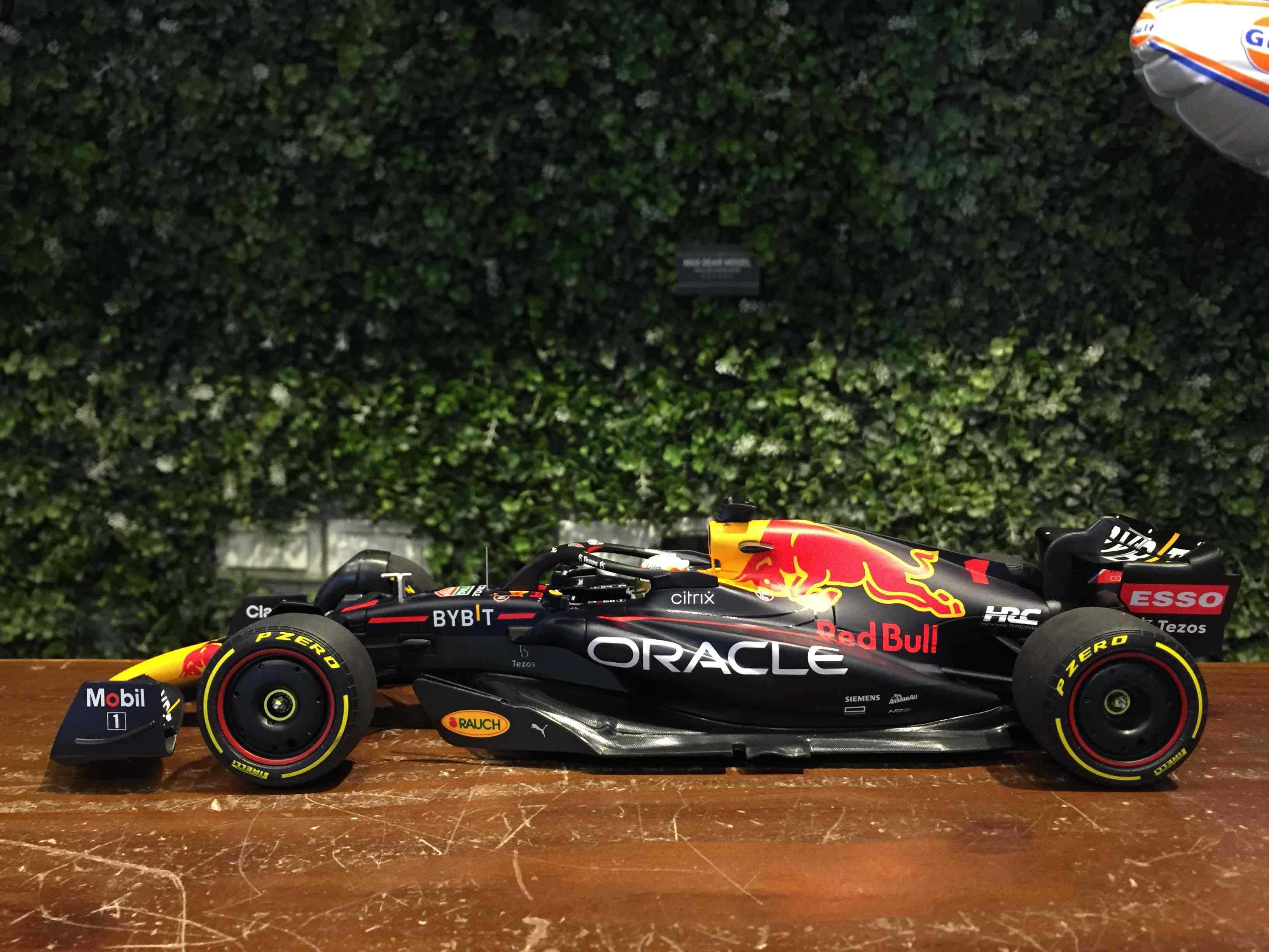 1/18 Minichamps Red Bull RB18 Max.V Winner 110220001【MGM】