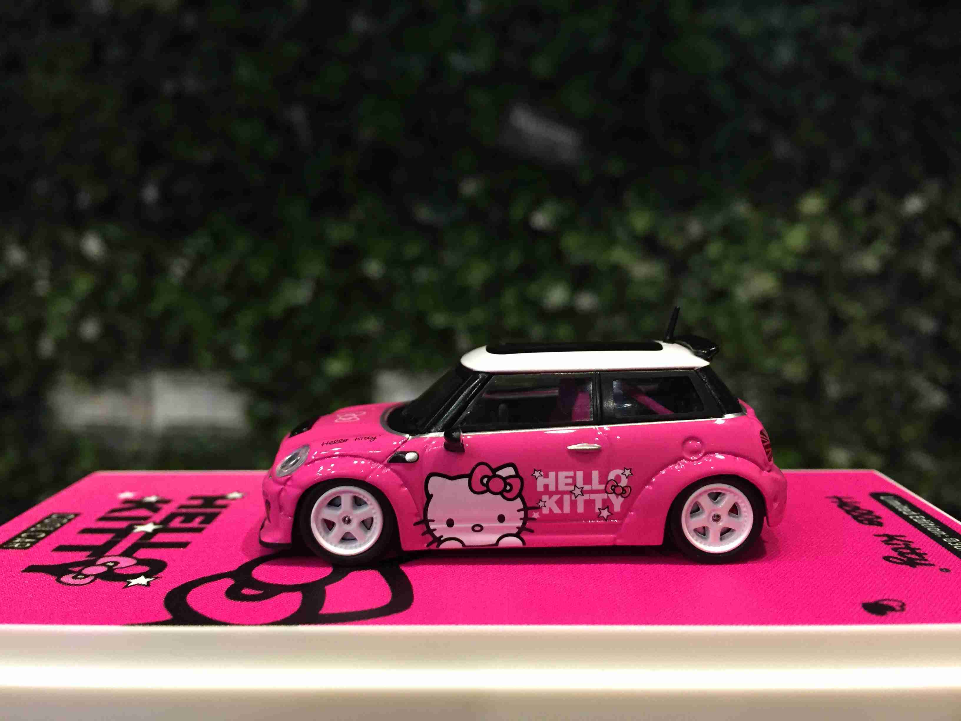 1/64 CoolCar Mini Cooper HelloKitty CC64636【MGM】