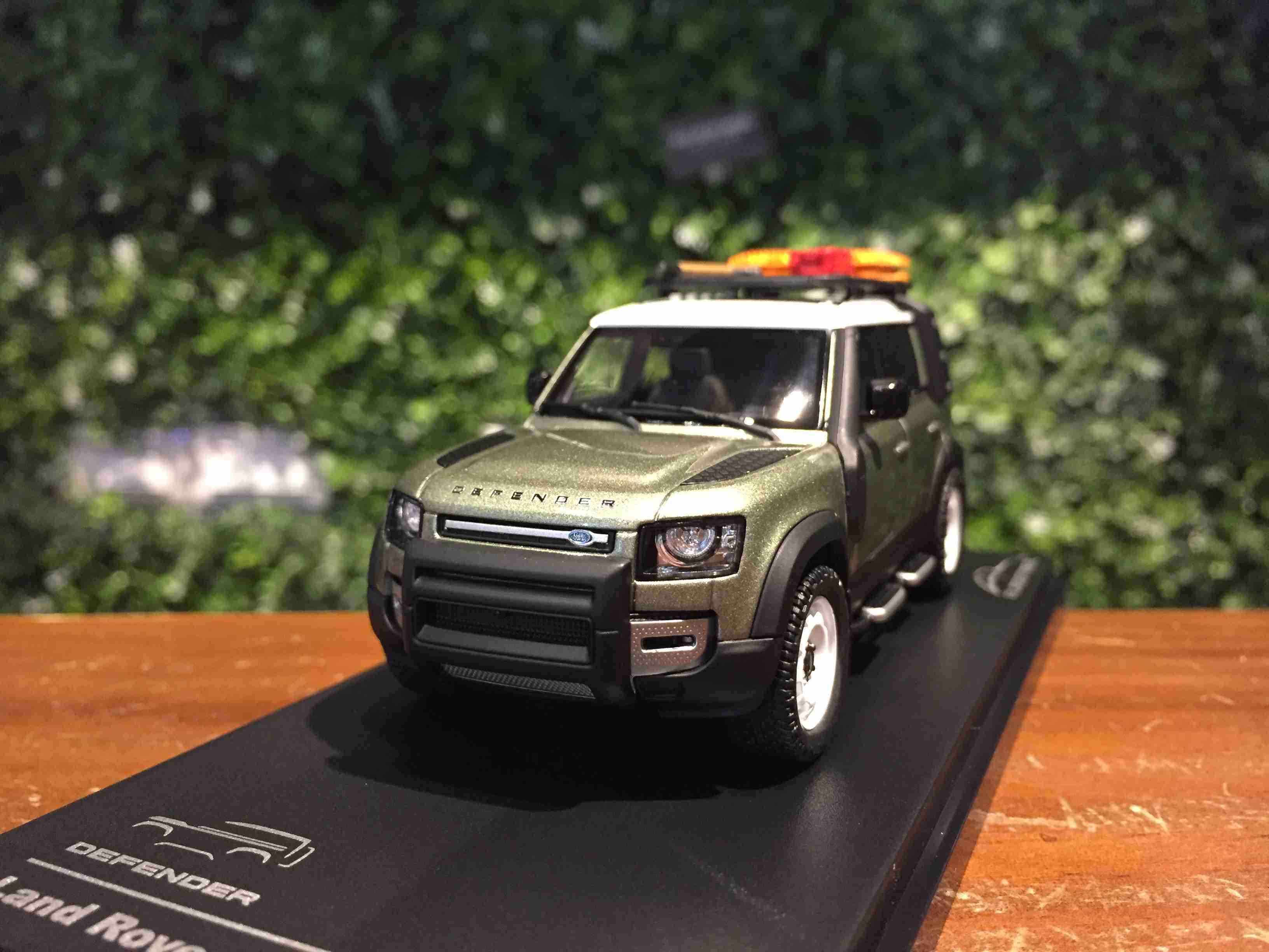 1/43 Almost Real Land Rover Defender 110 2020 410804【MGM】