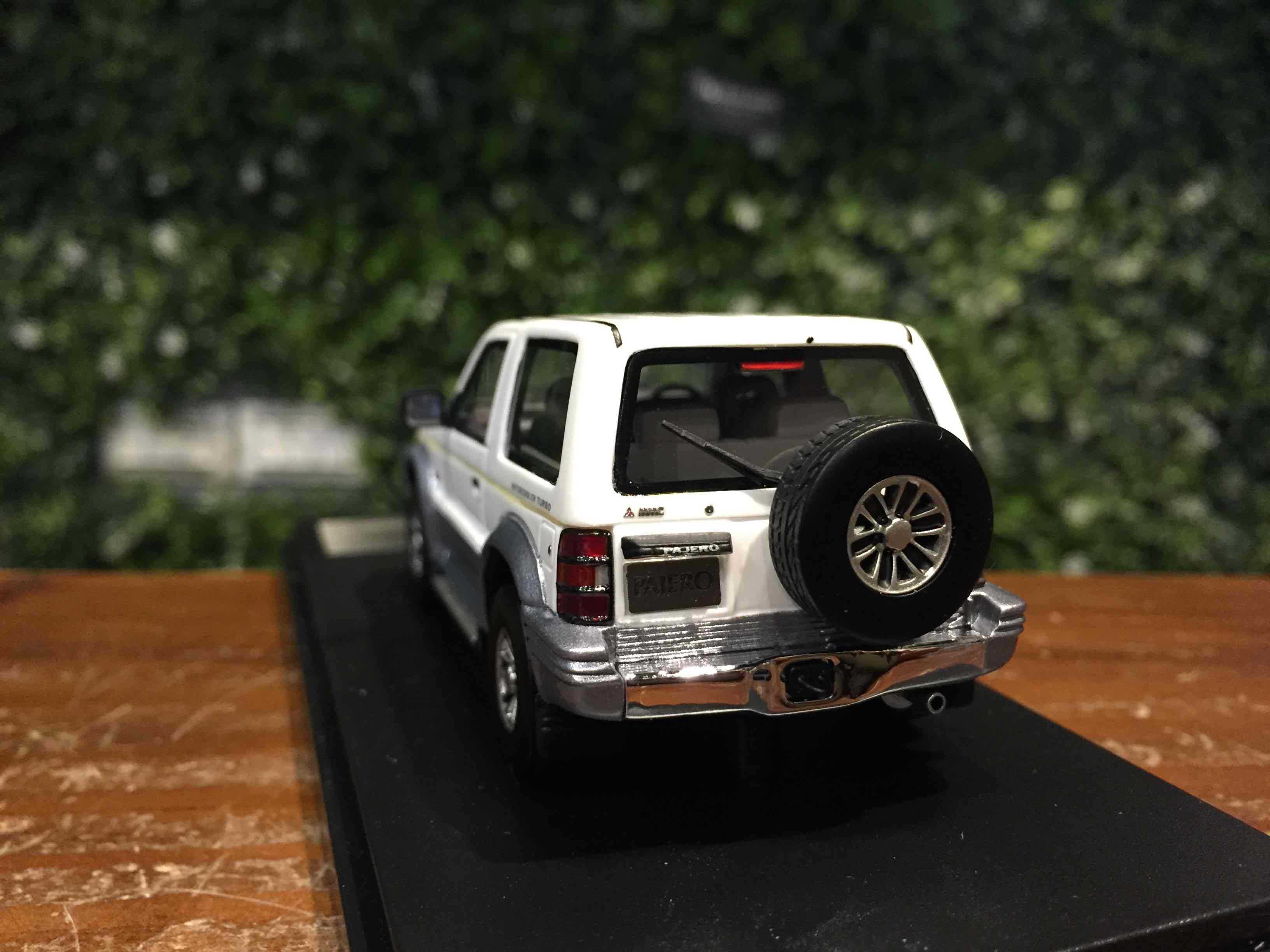 1/43 Hi-Story Mitsubishi Pajero Wide XR-II 1991 HS446WH【MGM】