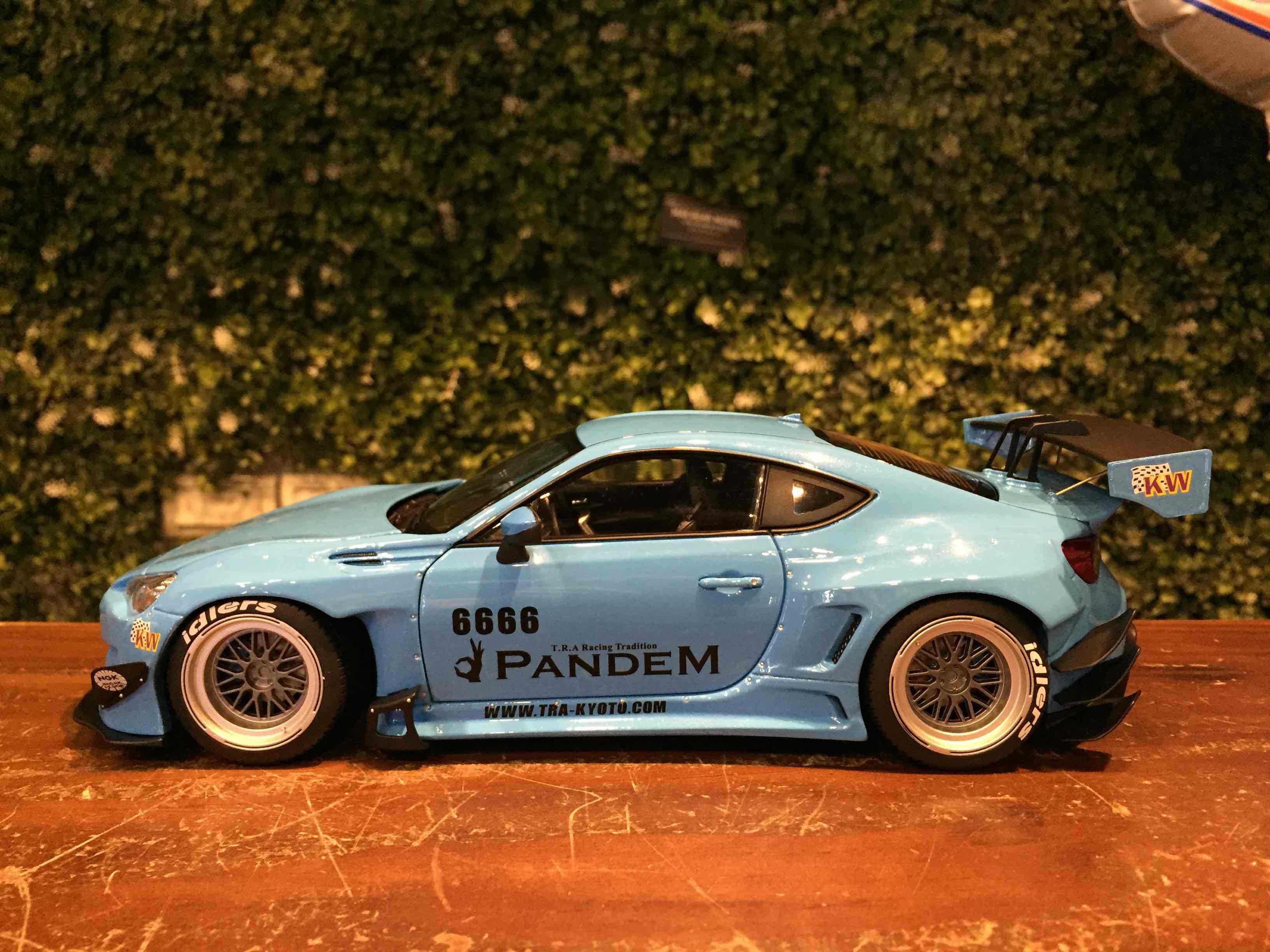 1/18 DCN Pandem Toyota 86 Blue【MGM】